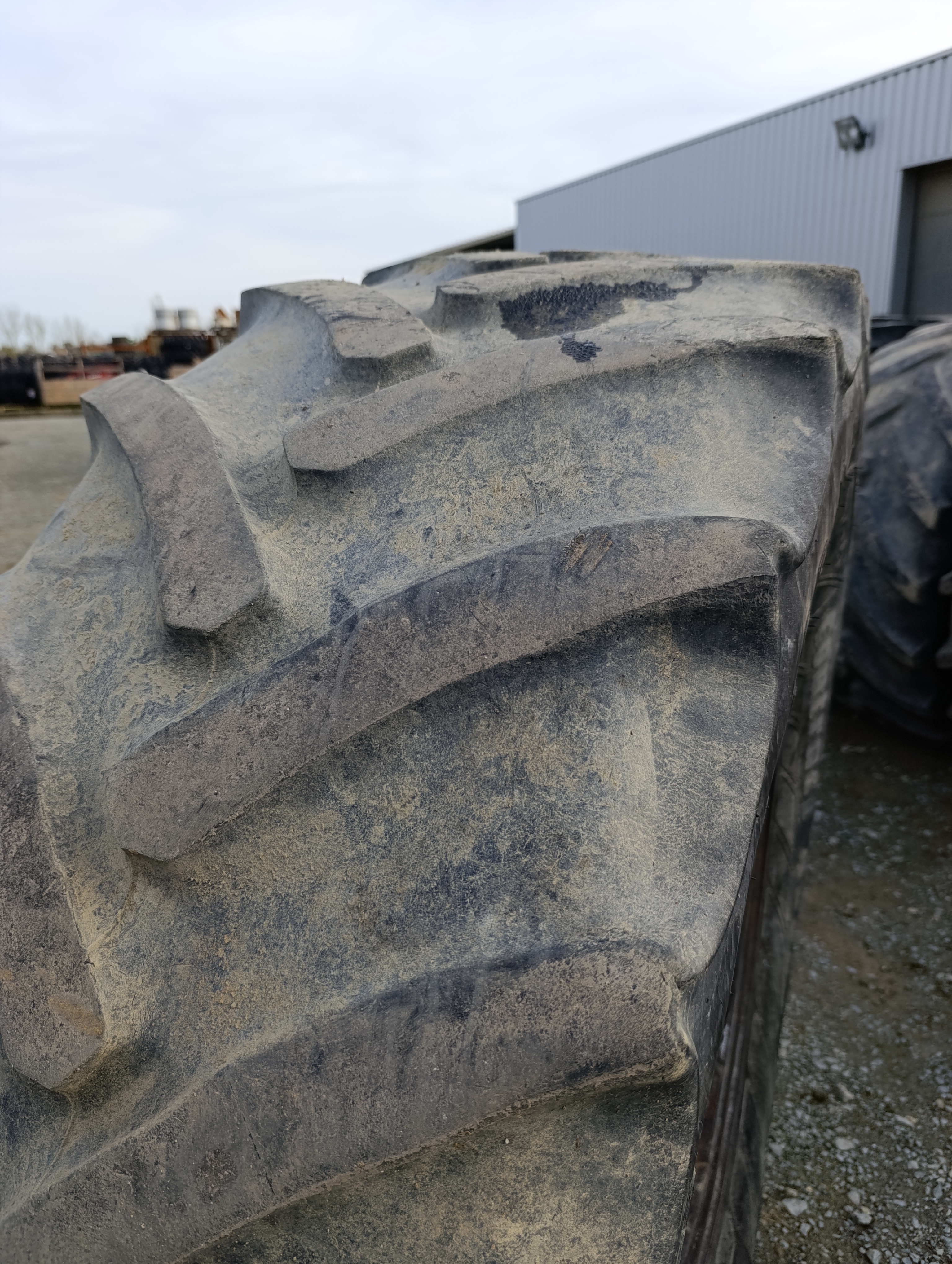 PNEU OCCASION CONTINENTAL 540/65/30