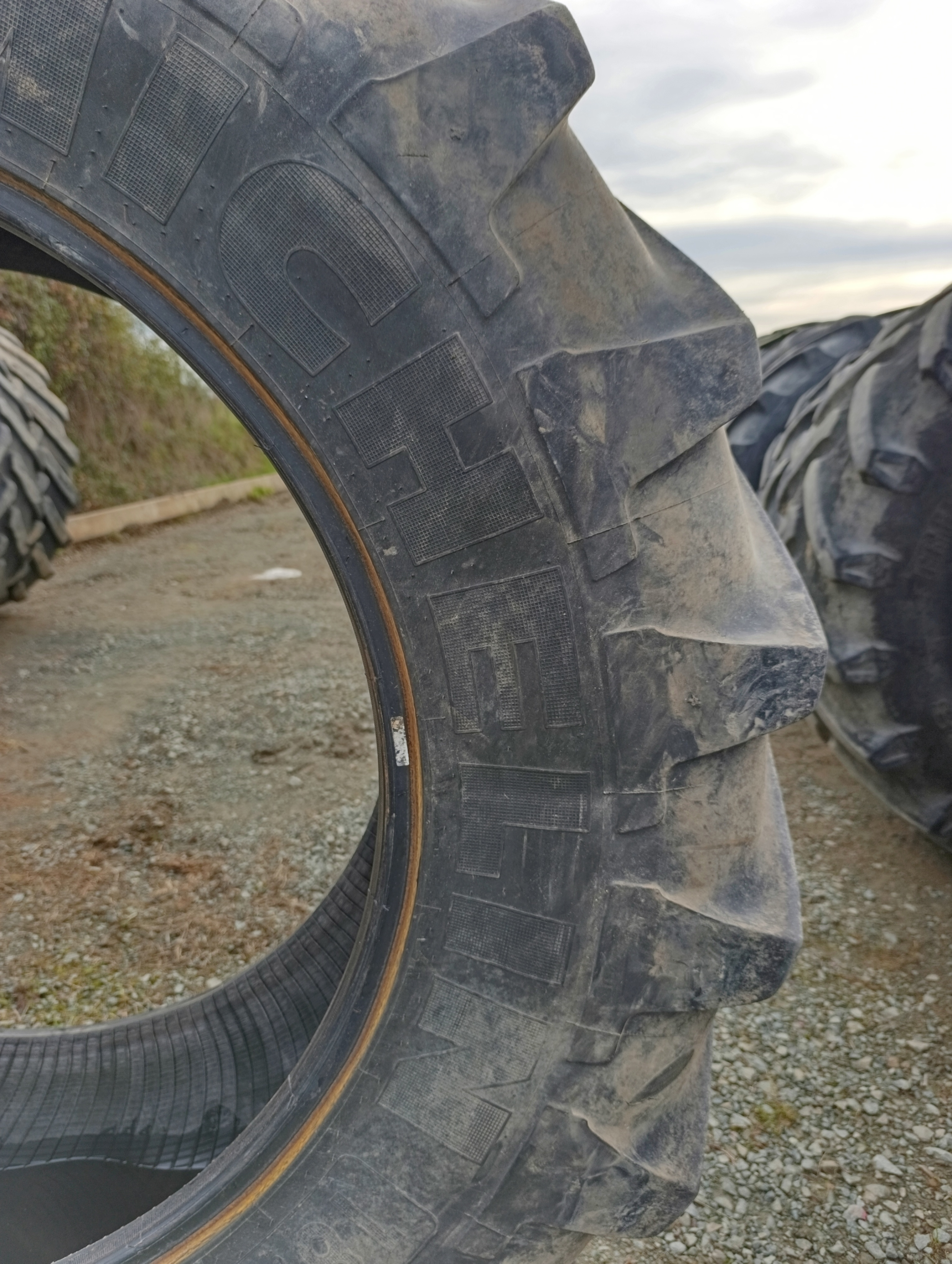 PNEU OCCASION MICHELIN 460/85/38