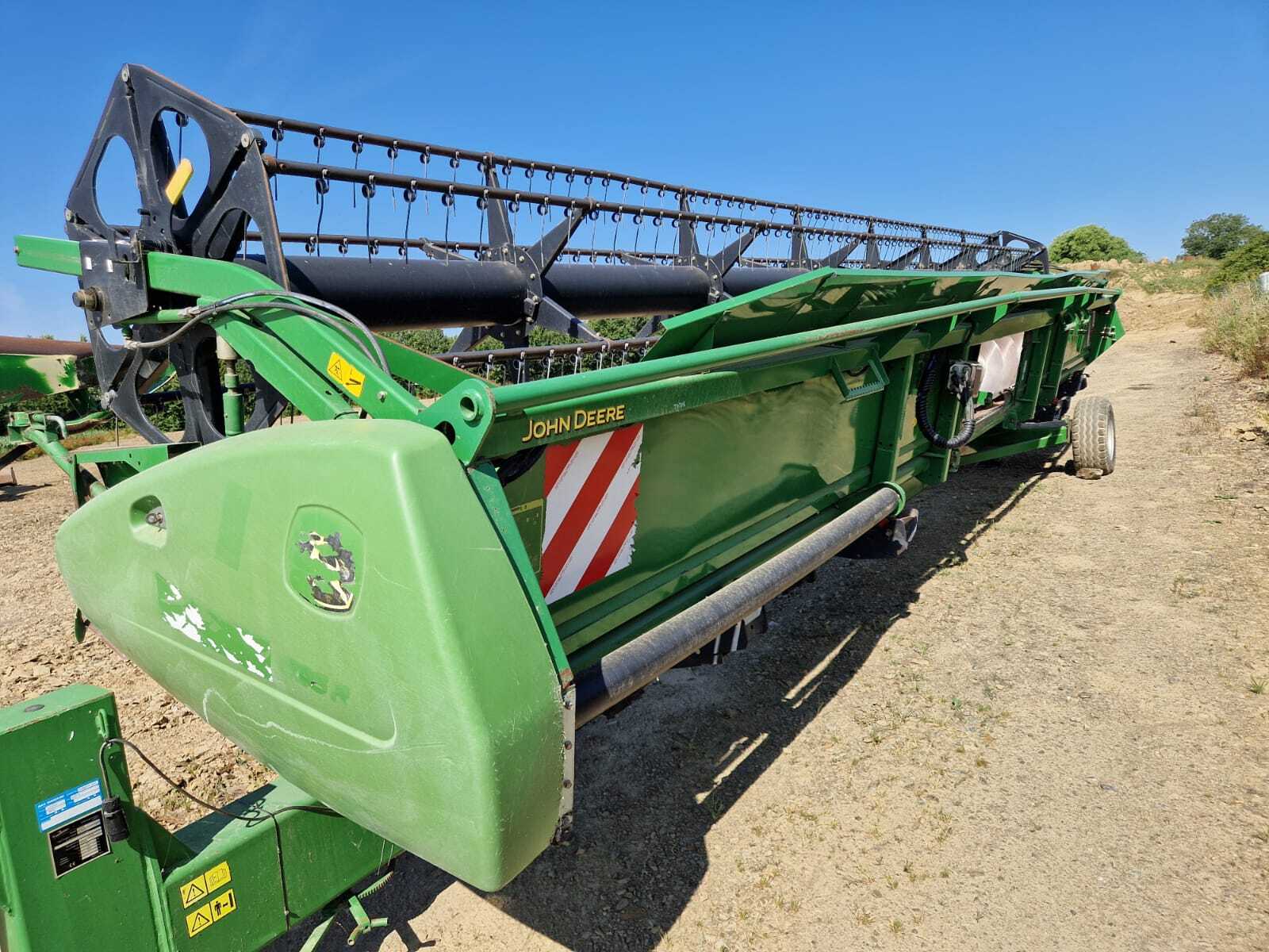 JOHN DEERE 635R