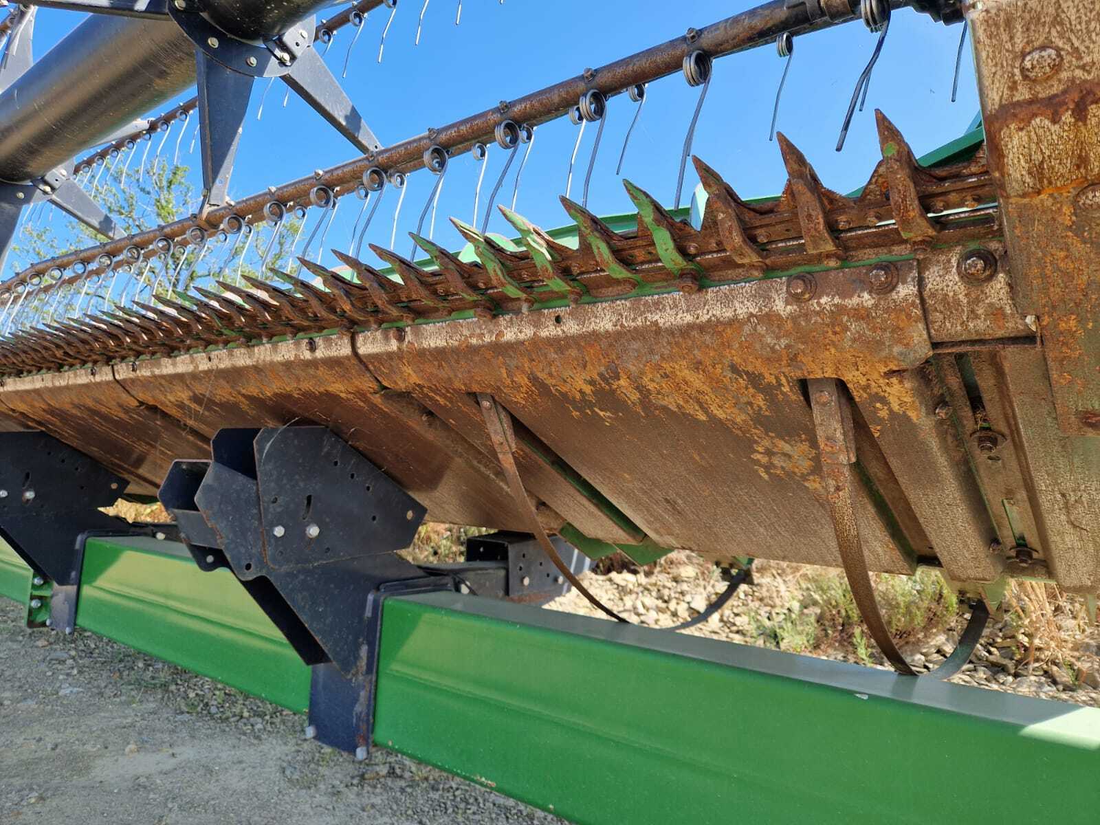 JOHN DEERE 635R