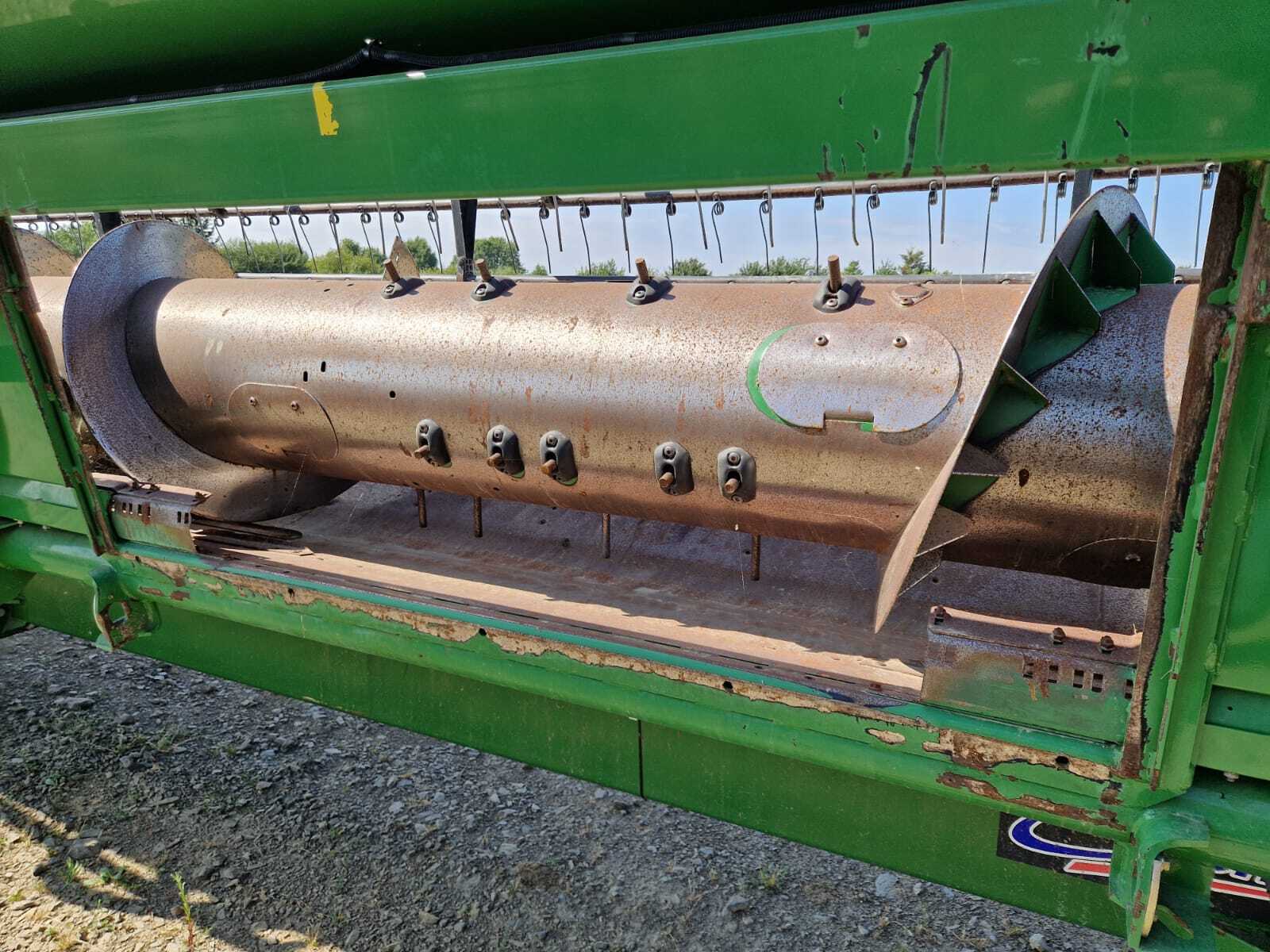JOHN DEERE 635R