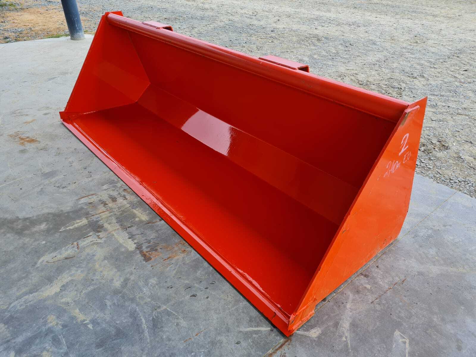 GODET DE REPRISE KUBOTA M1896E ATTELAGE EURO