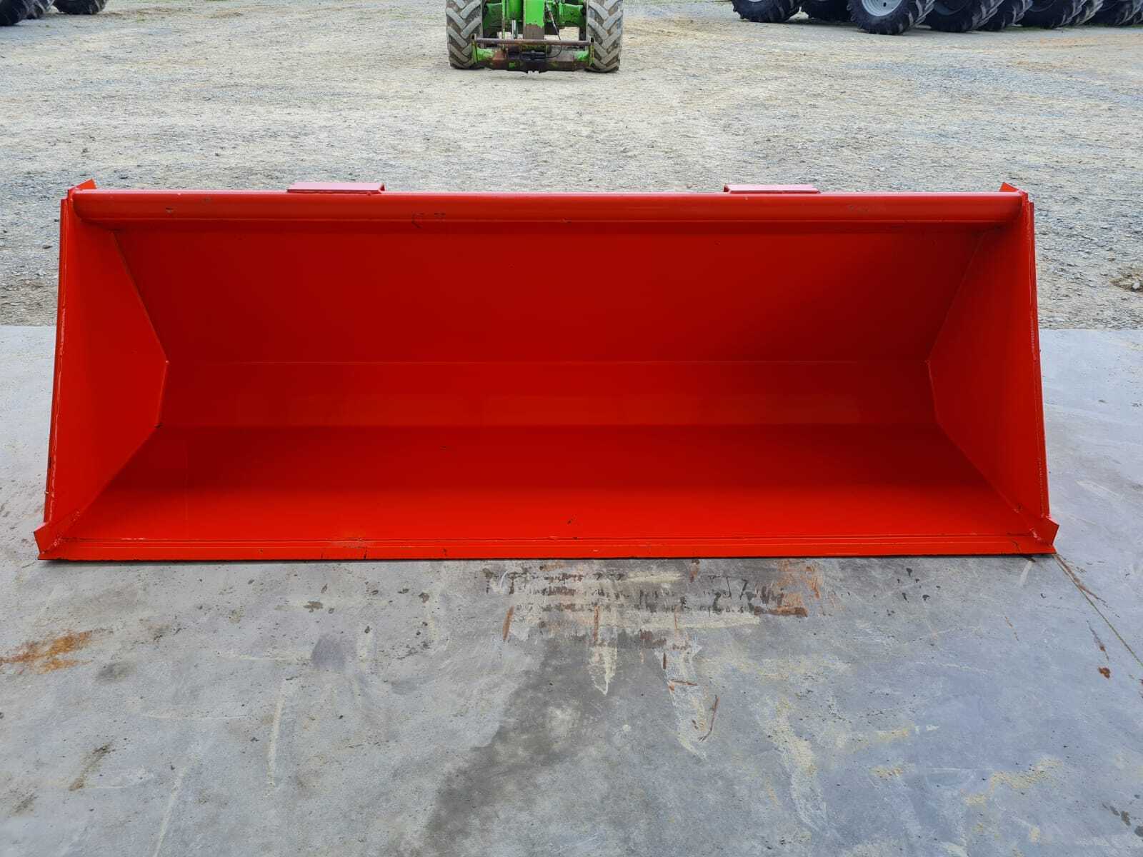 GODET DE REPRISE KUBOTA M1896E ATTELAGE EURO