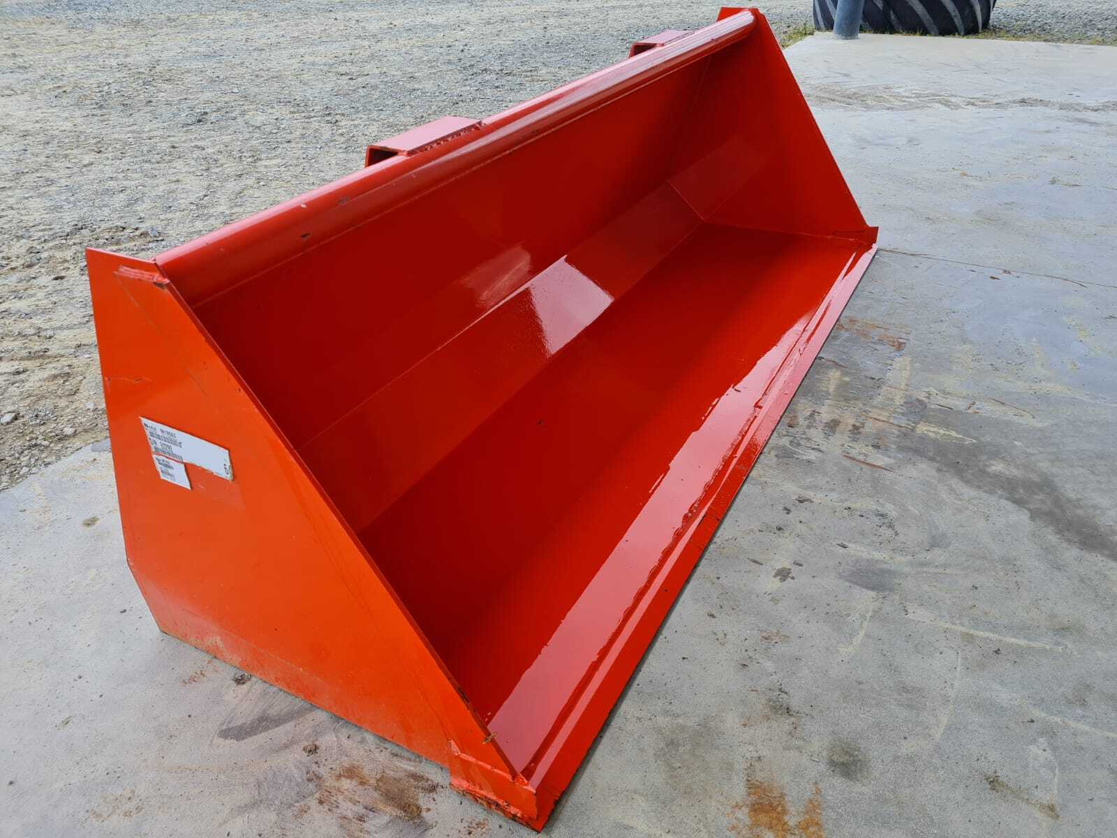 GODET DE REPRISE KUBOTA M1896E ATTELAGE EURO