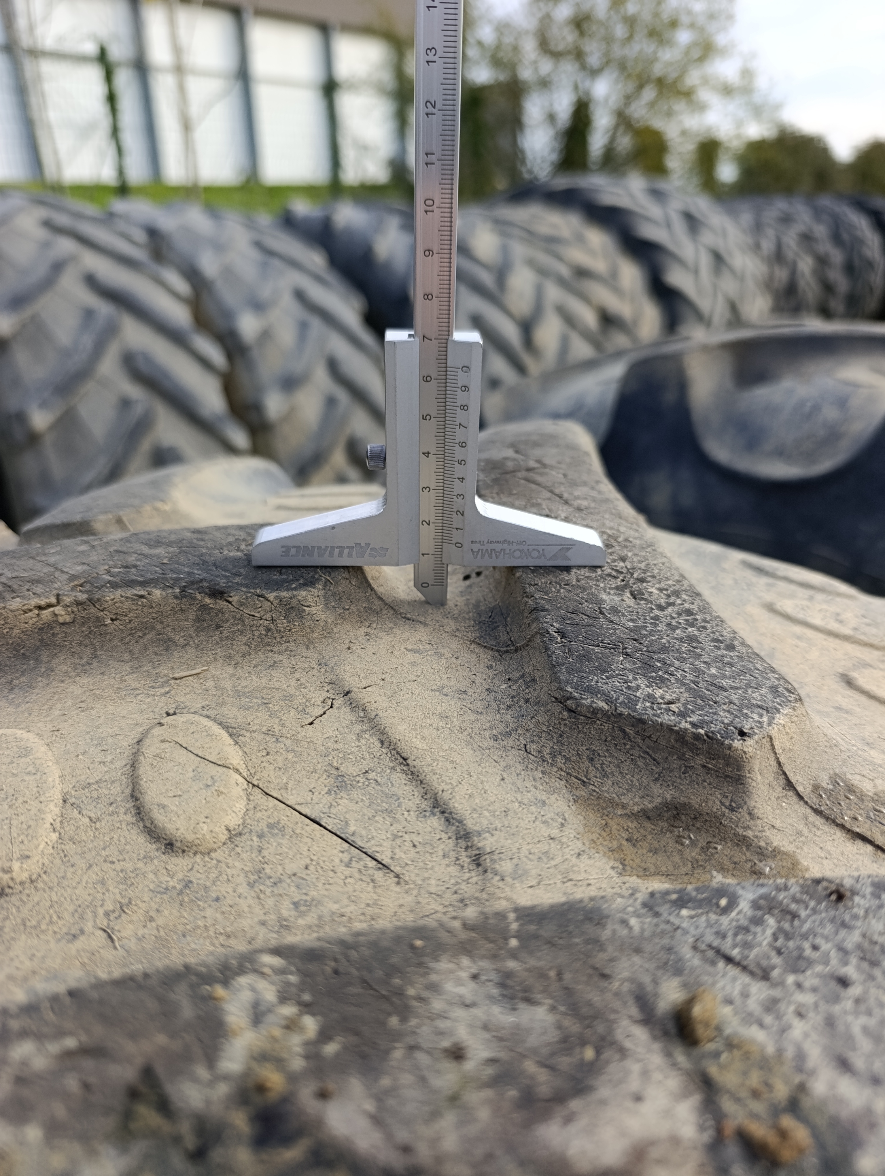 PNEU OCCASION BKT 420/85/38