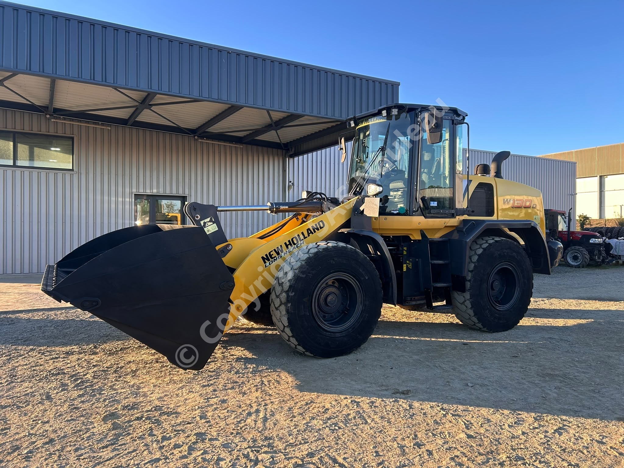 NEW HOLLAND W 130 D