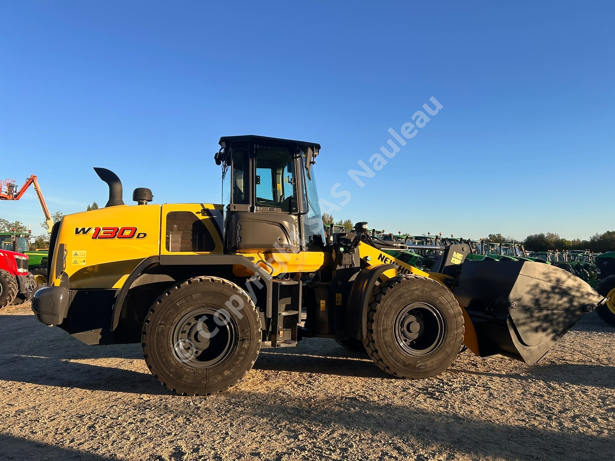 NEW HOLLAND W 130 D
