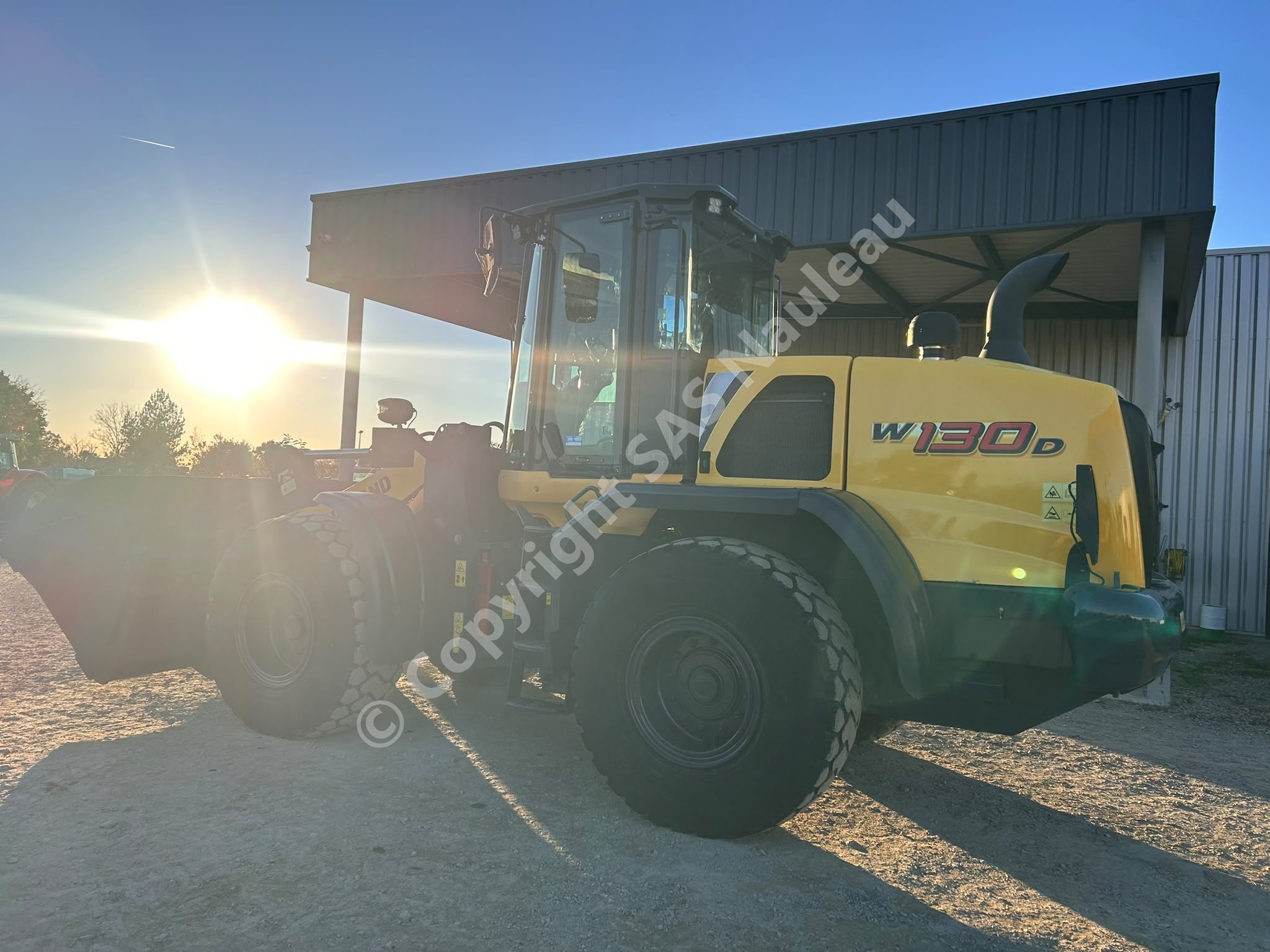 NEW HOLLAND W 130 D