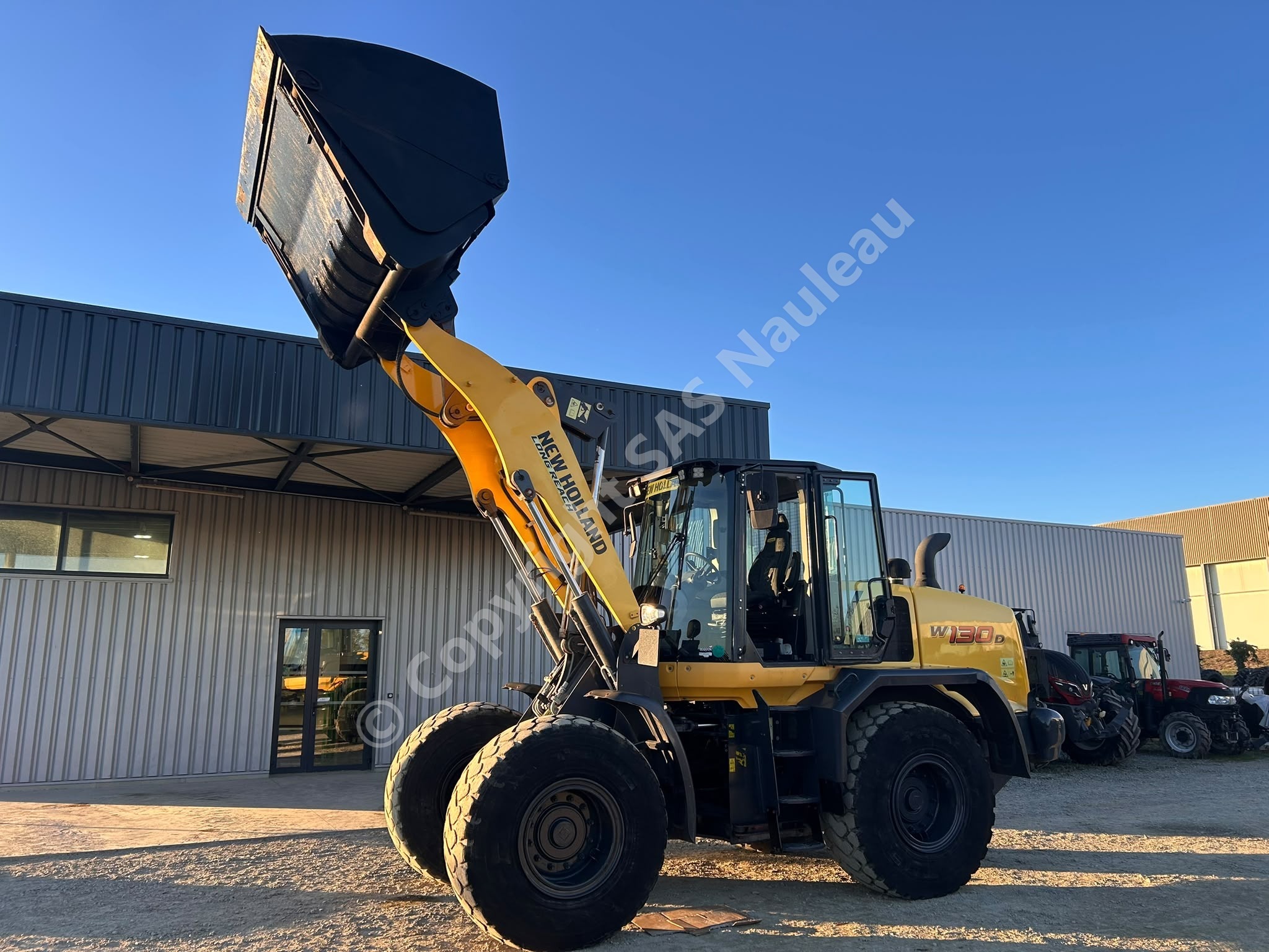 NEW HOLLAND W 130 D