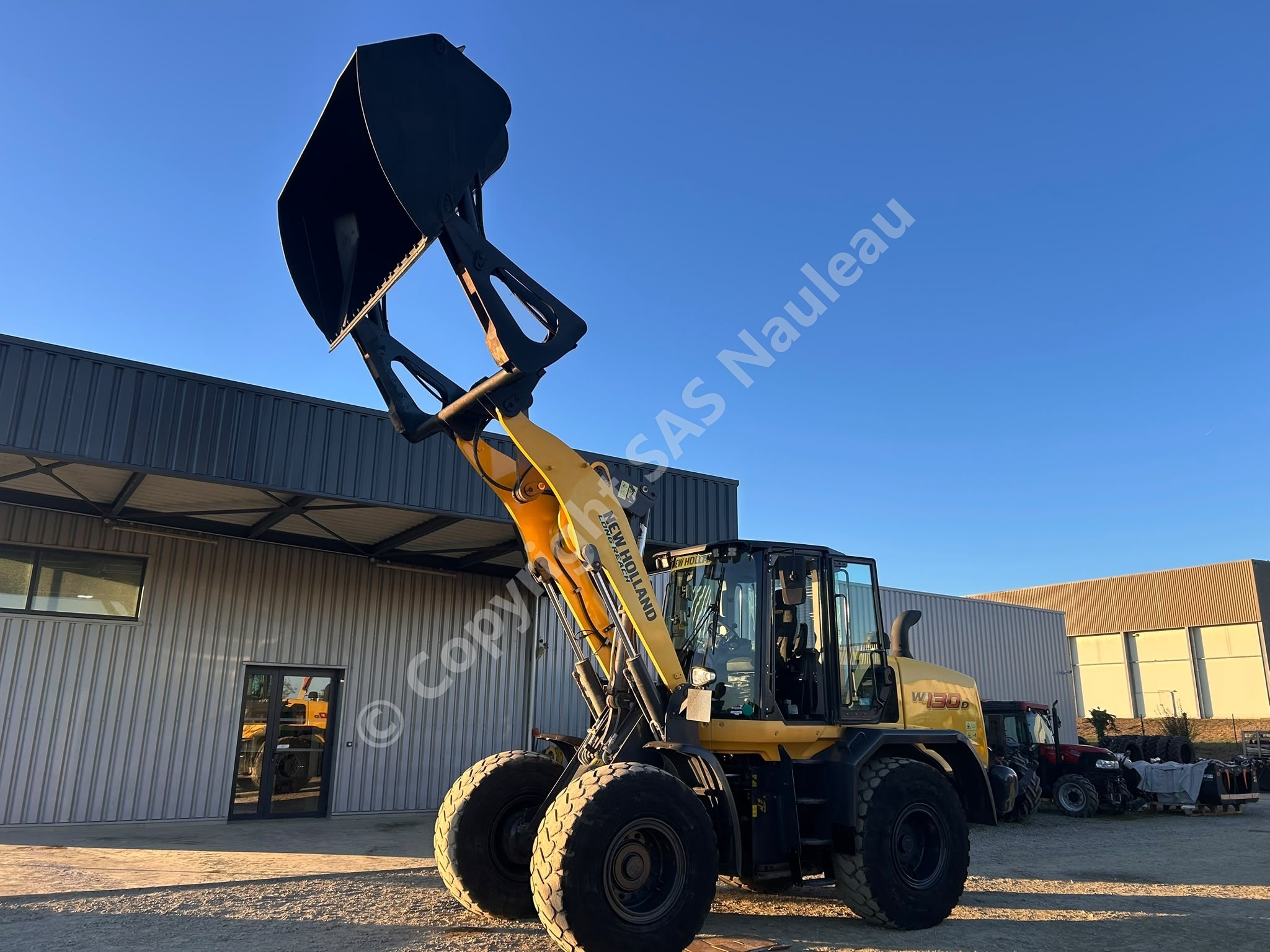 NEW HOLLAND W 130 D
