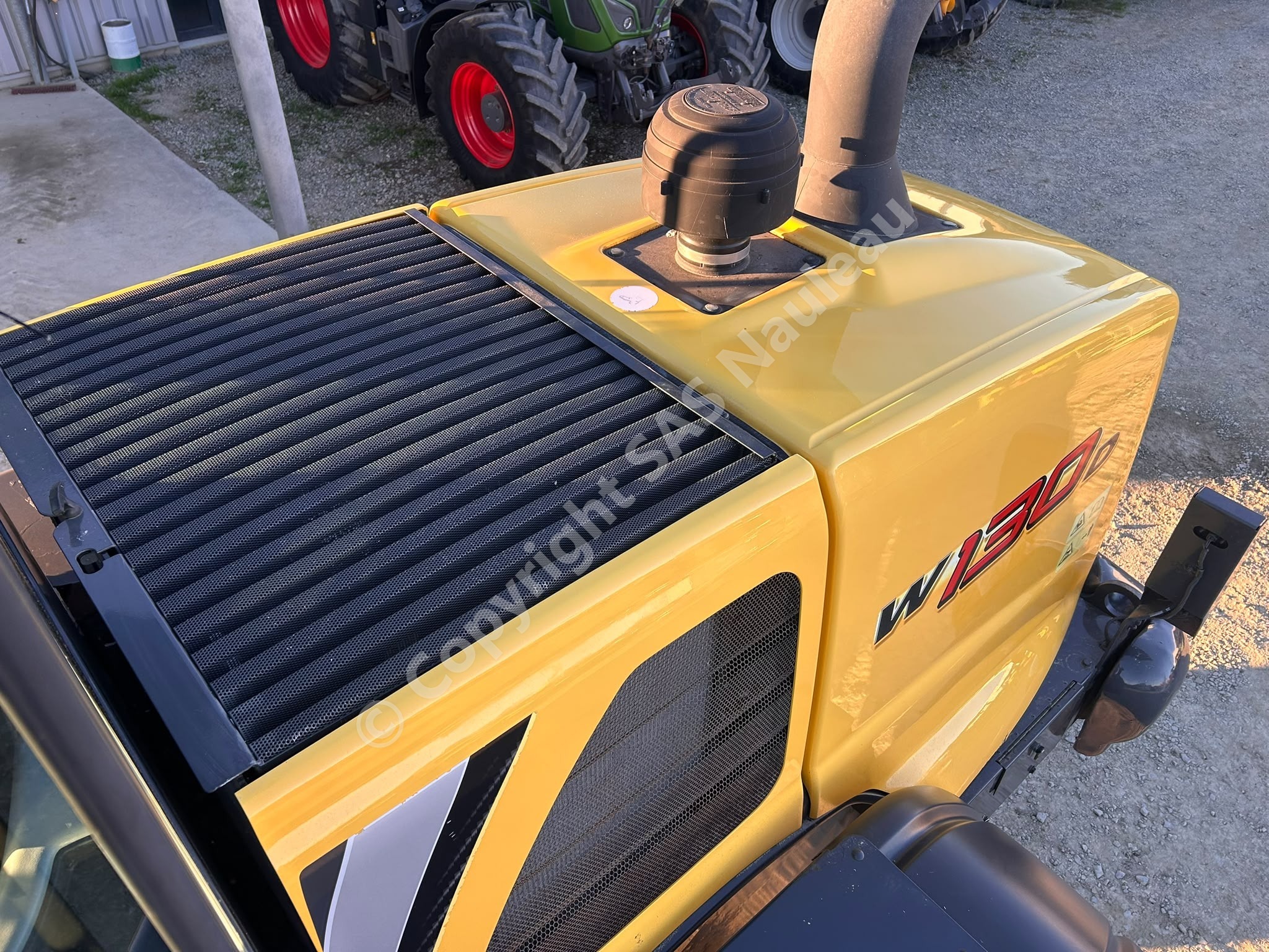 NEW HOLLAND W 130 D