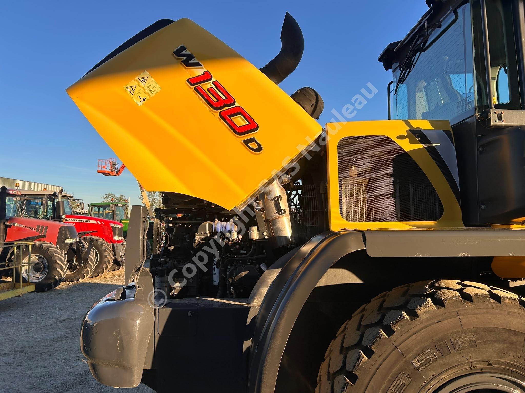 NEW HOLLAND W 130 D