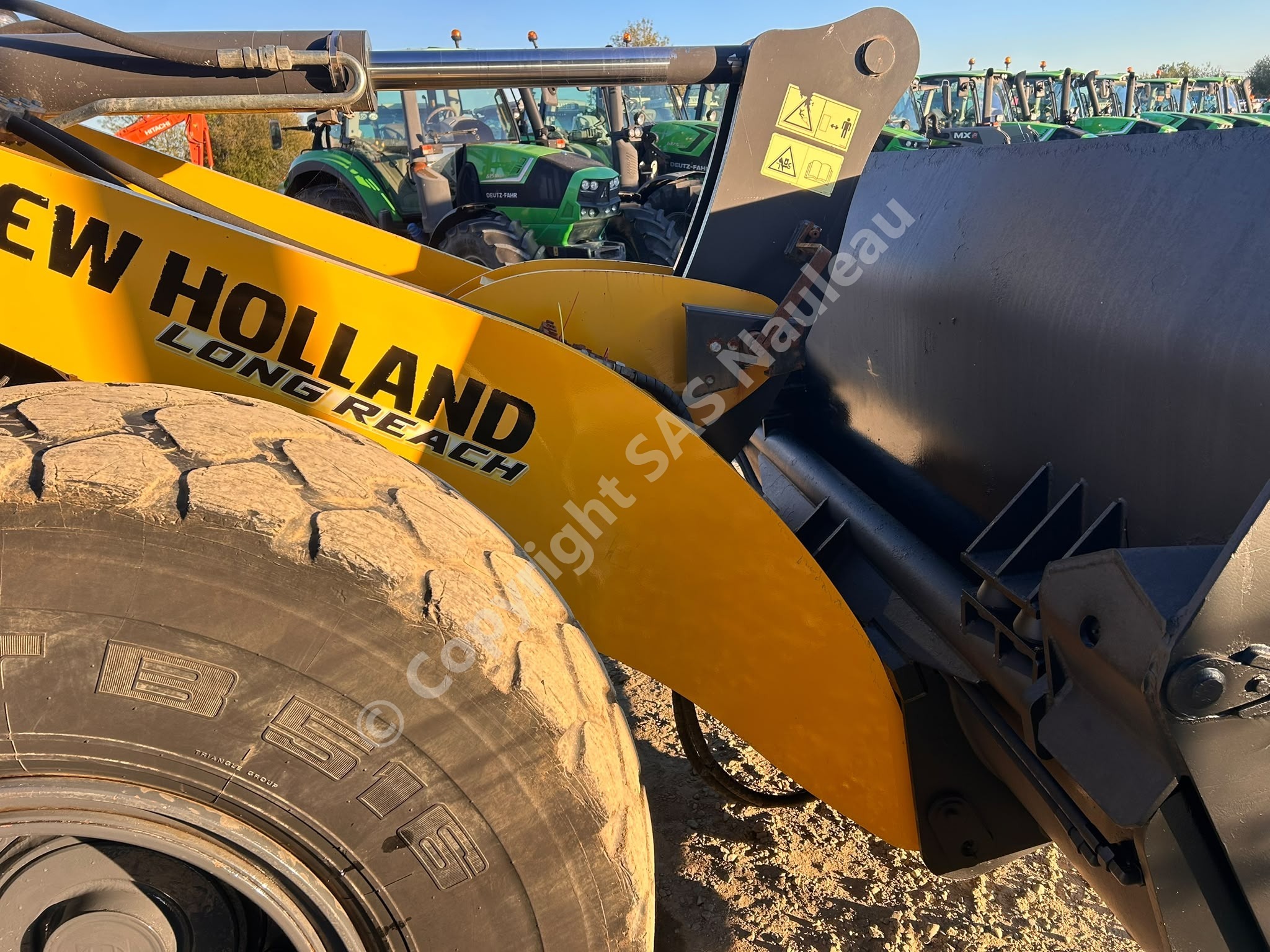 NEW HOLLAND W 130 D