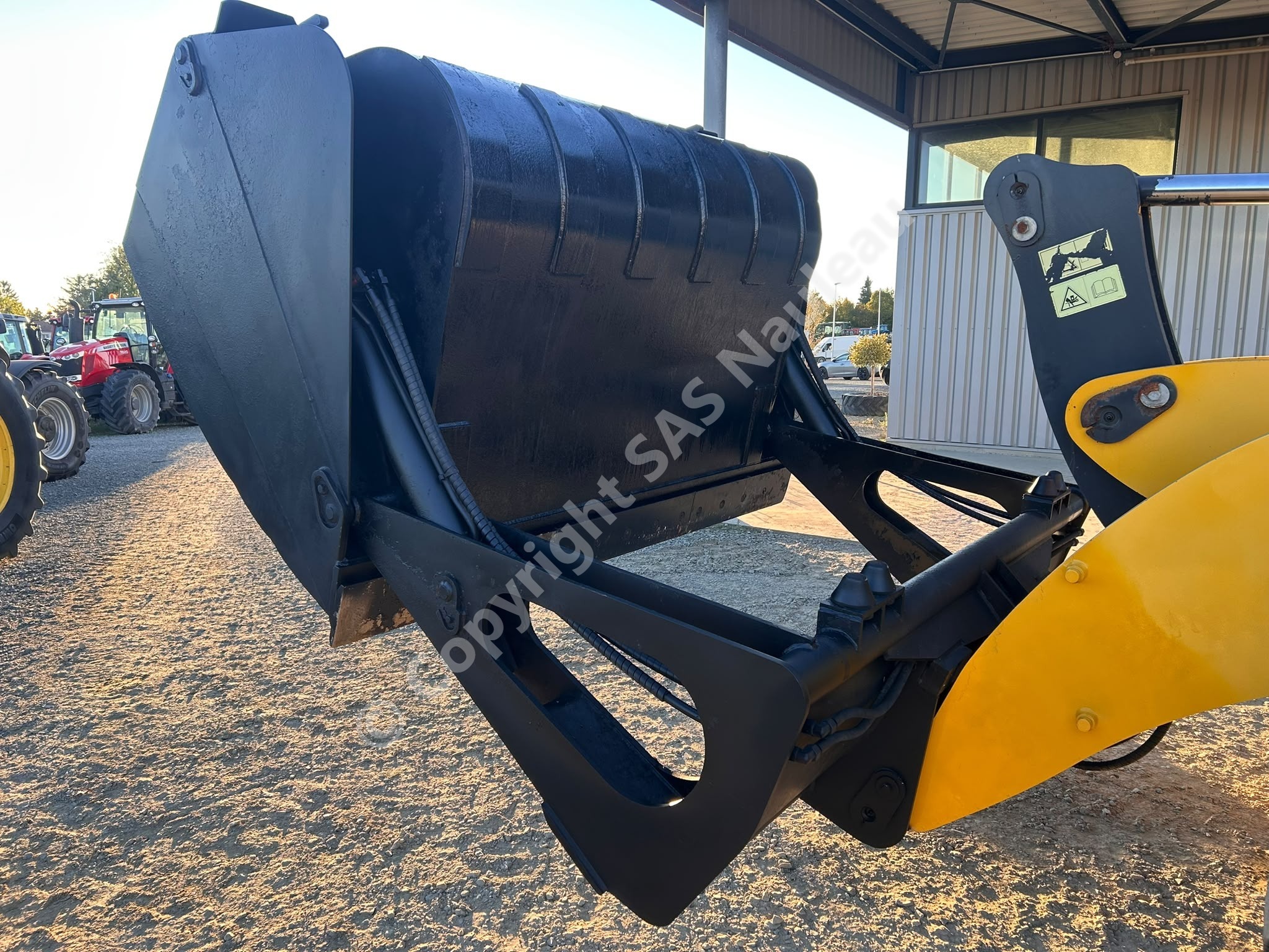 NEW HOLLAND W 130 D