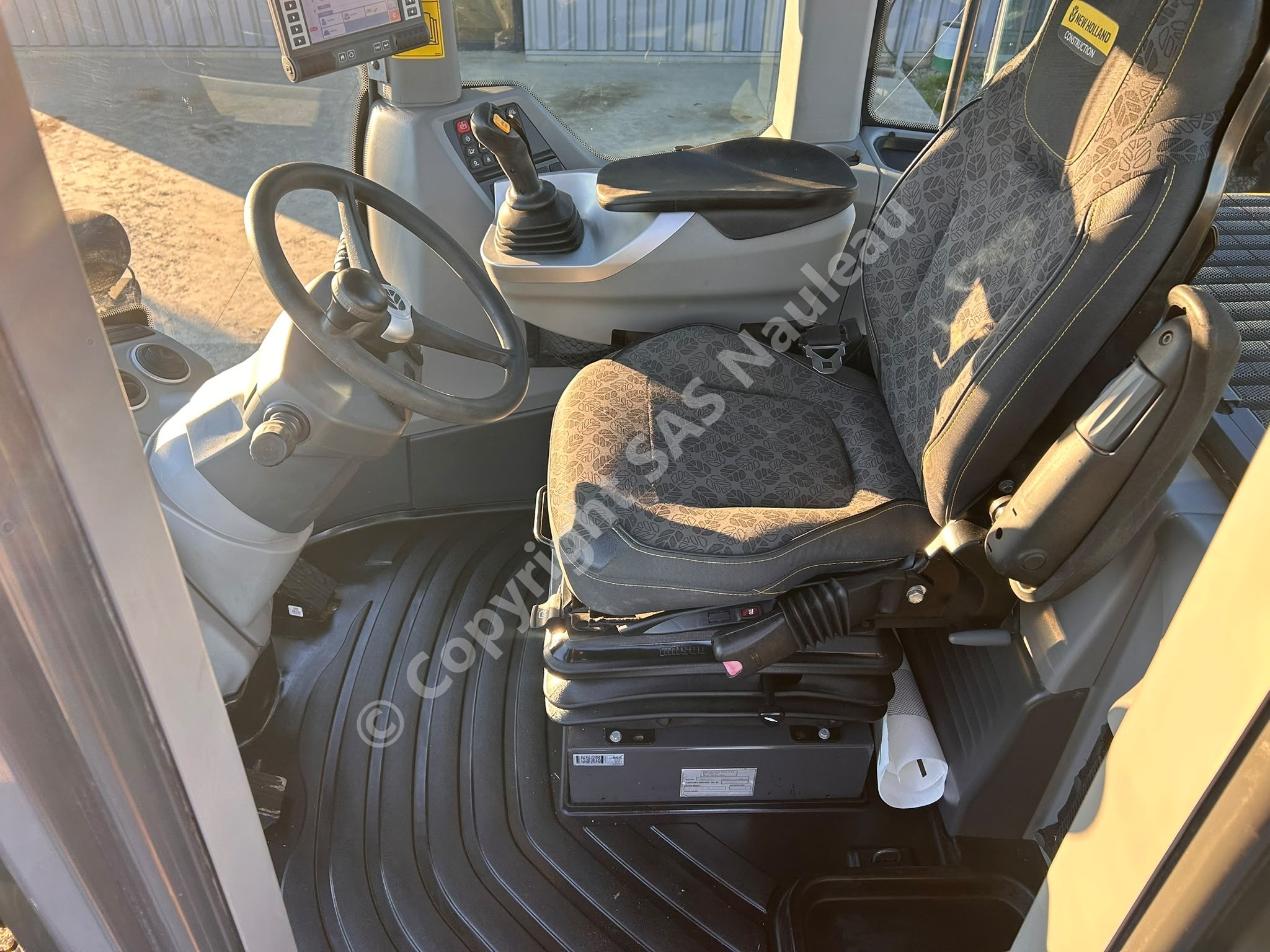 NEW HOLLAND W 130 D