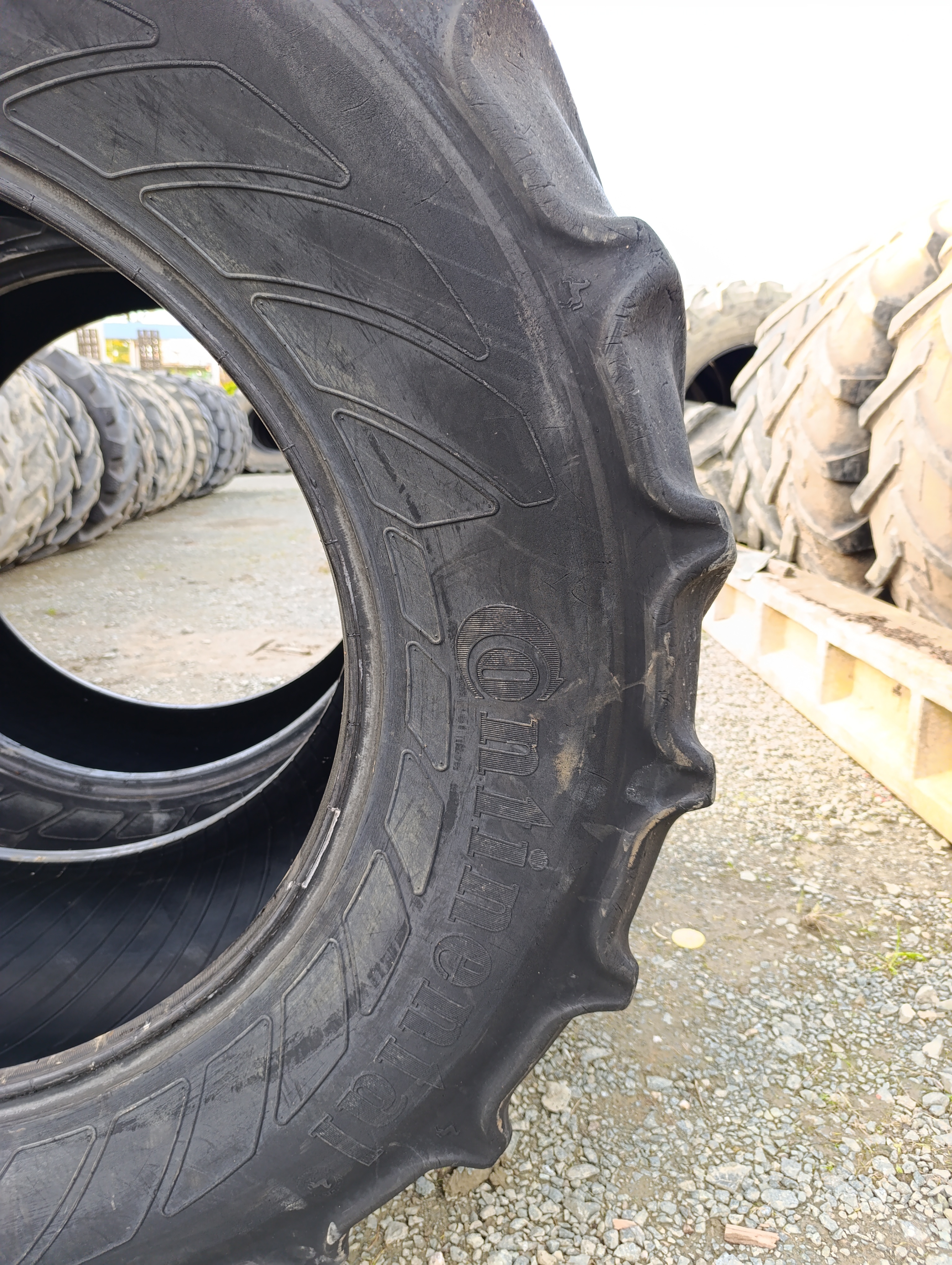 PNEU OCCASION CONTINENTAL 540/65/30