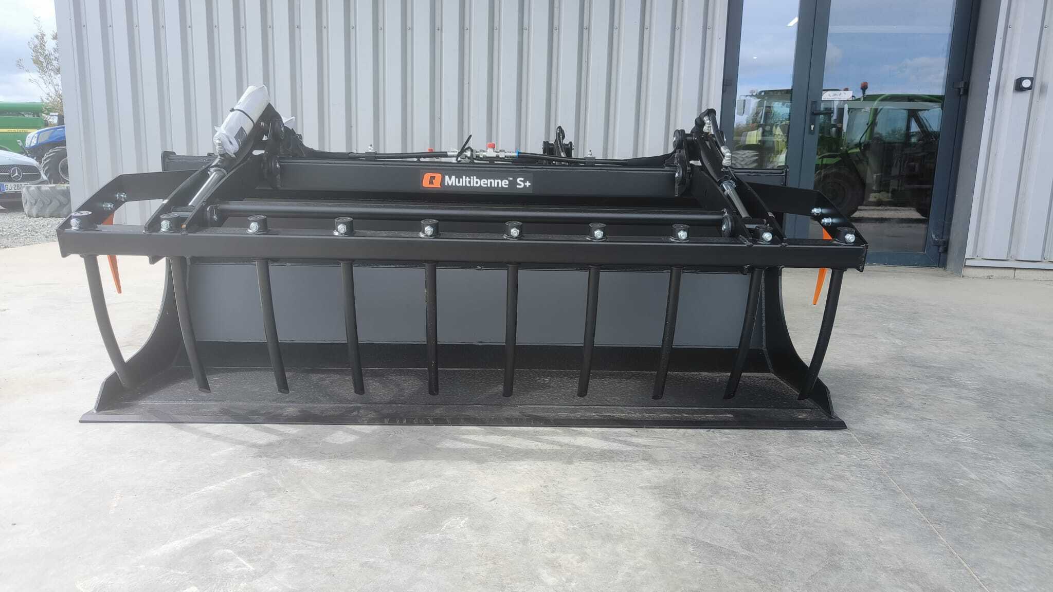 Quicke MULTIBENNE S+ 200cm attelage boulonné aux choix