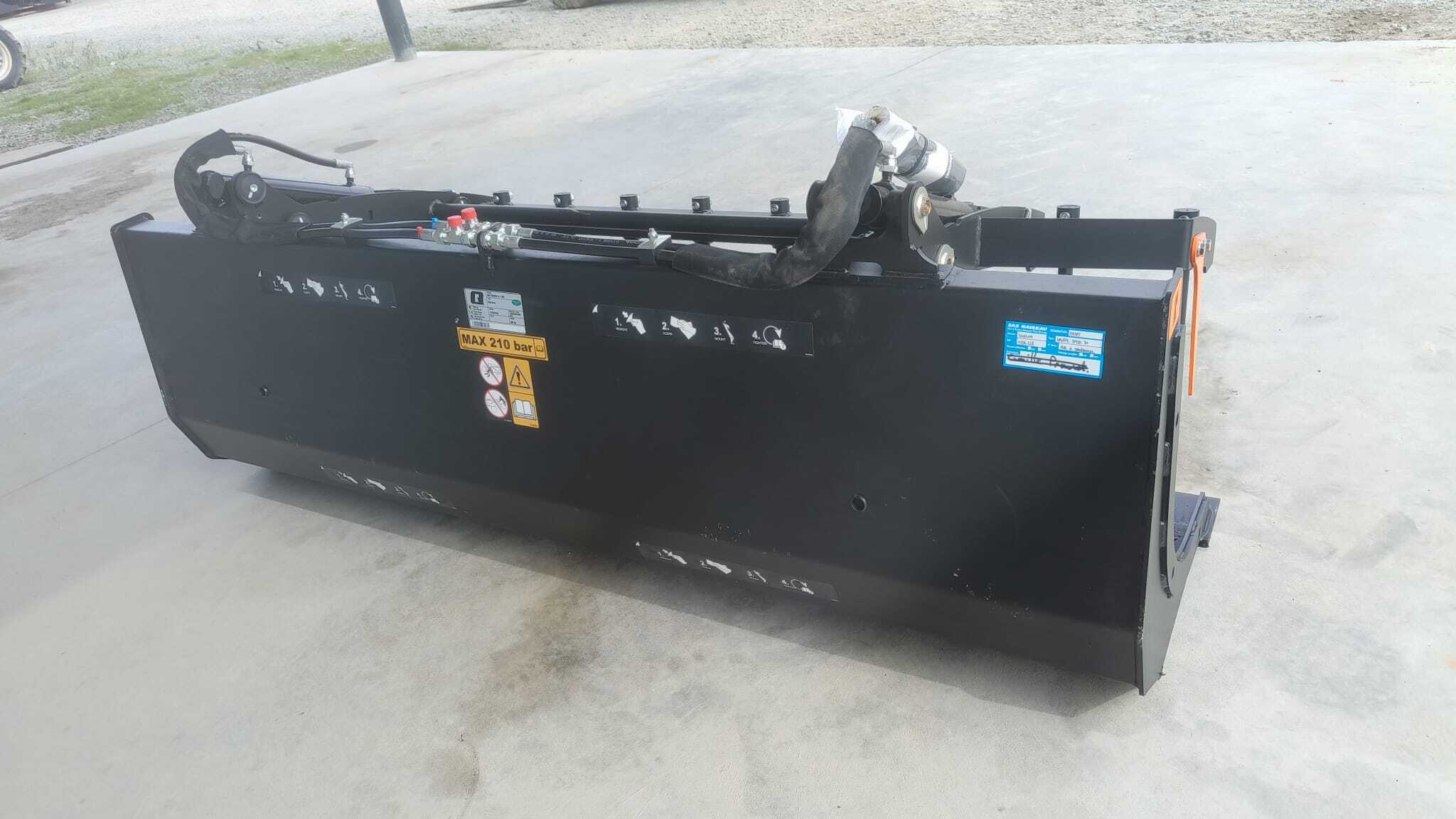 Quicke MULTIBENNE S+ 220cm attelage boulonné aux choix