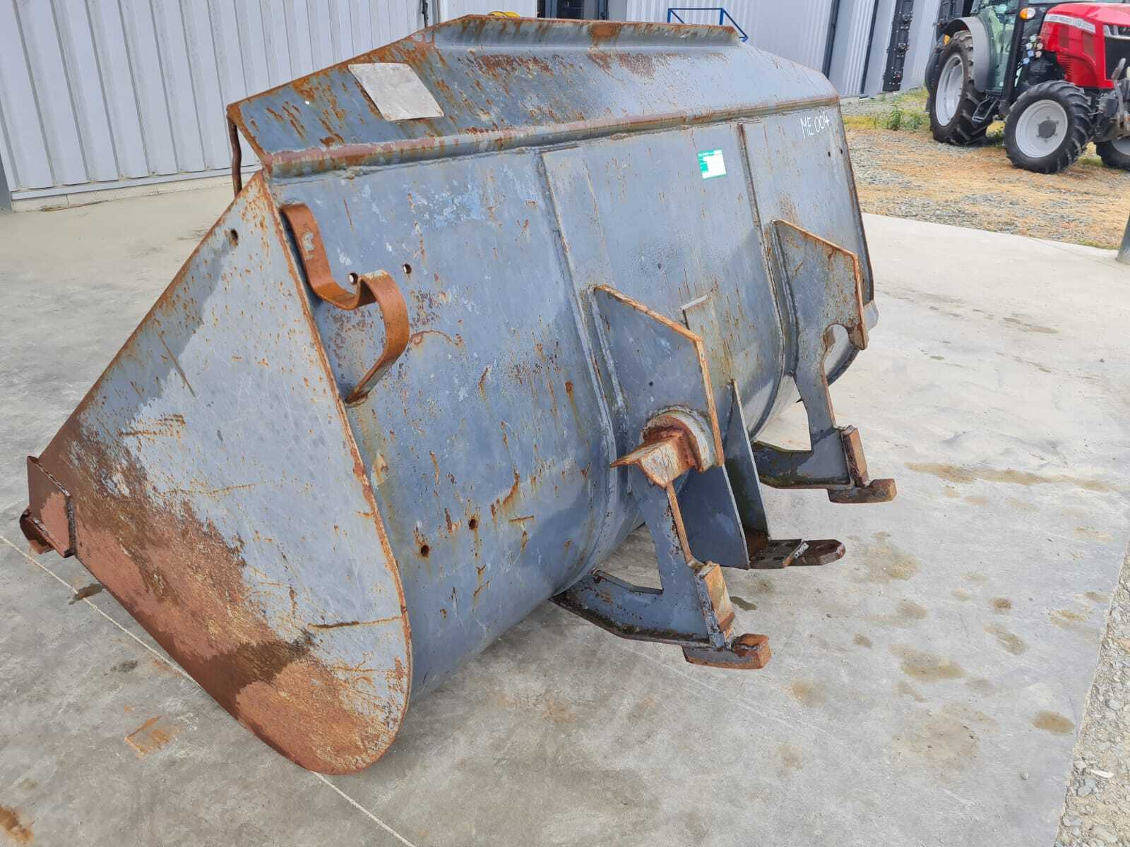 GODET GRAND VOLUME 1000L ATTELAGE MERLO