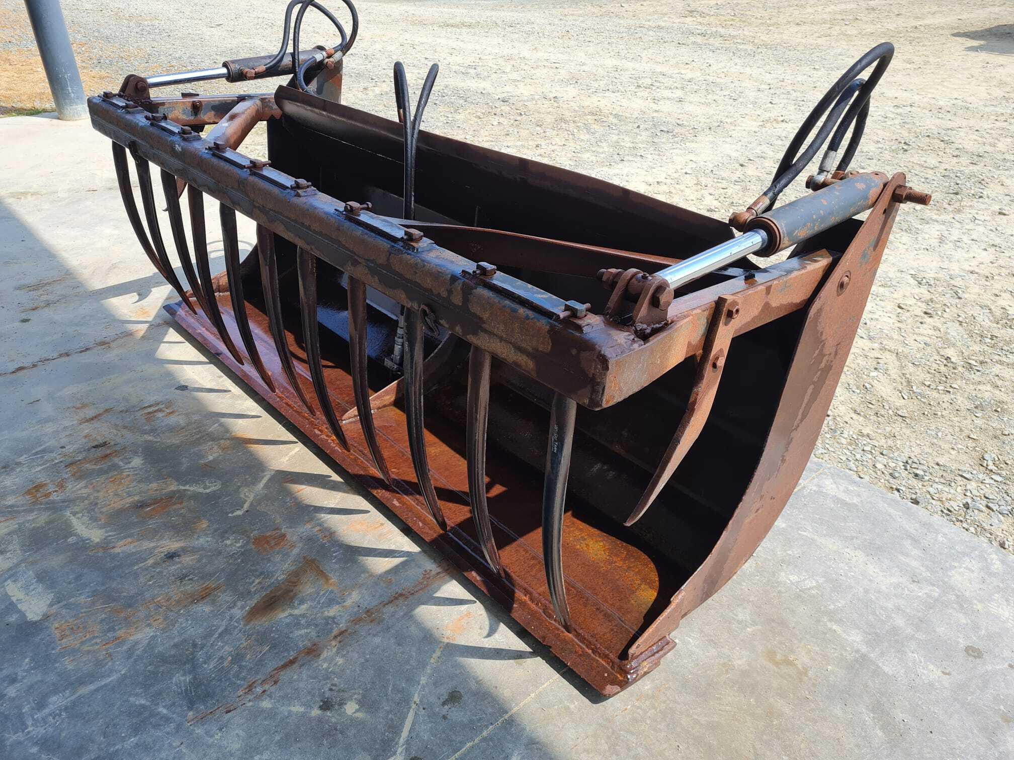 GODET GRIFFE 200CM ATTELAGE EURO