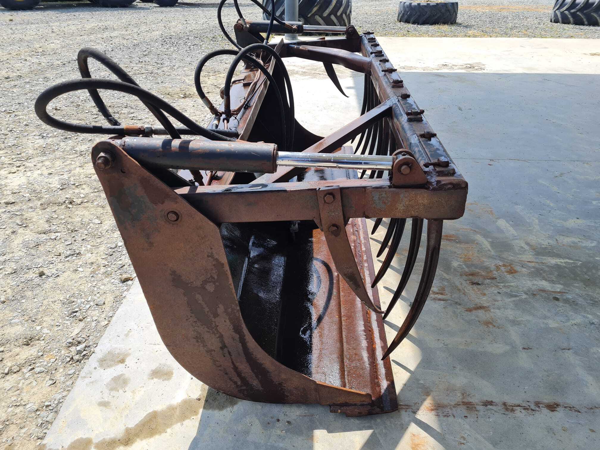 GODET GRIFFE 200CM ATTELAGE EURO