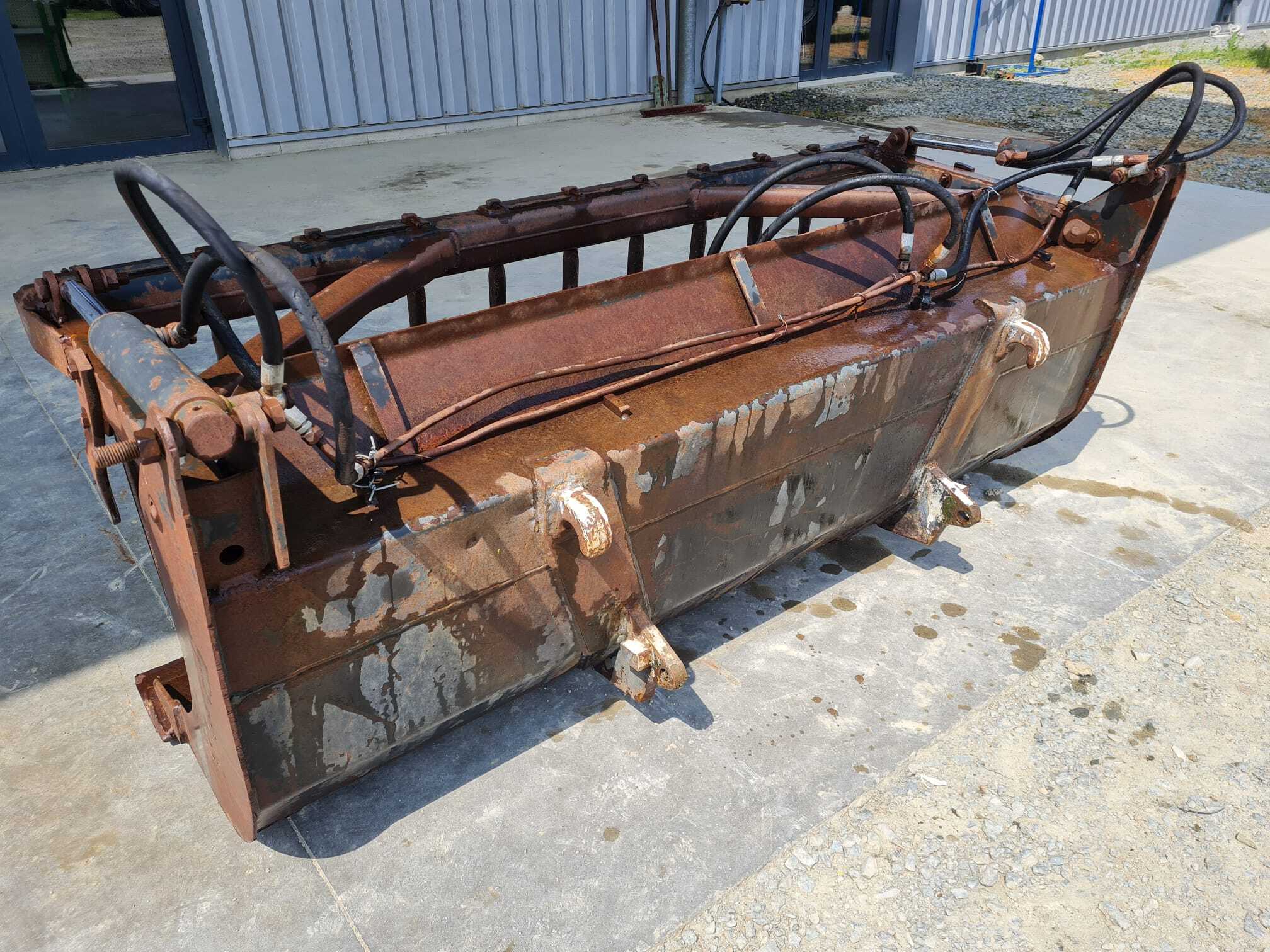 GODET GRIFFE 200CM ATTELAGE EURO