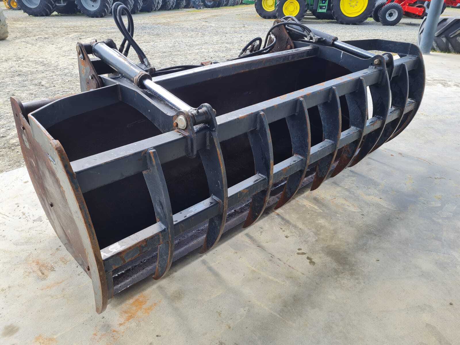 GODET GRIFFE 245CM ATTELAGE MERLO