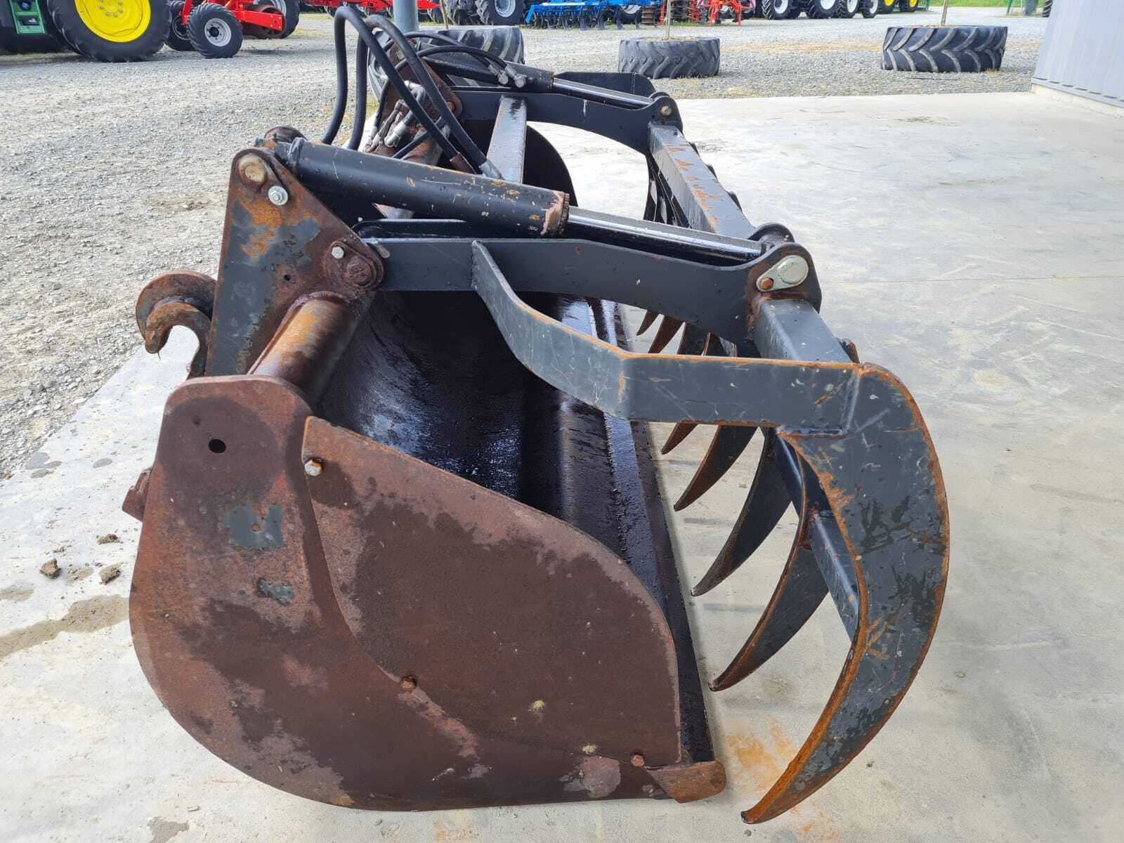 GODET GRIFFE 245CM ATTELAGE MERLO
