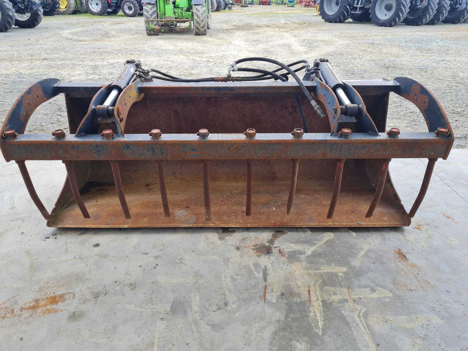 GODET MULTISERVICE MAILLEUX 200CM HIGH ATTELAGE EURO