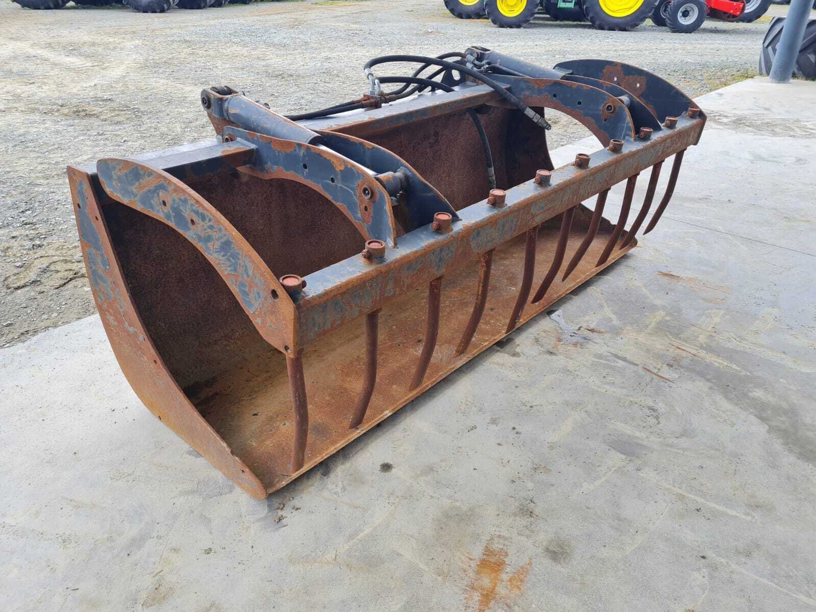 GODET MULTISERVICE MAILLEUX 200CM HIGH ATTELAGE EURO