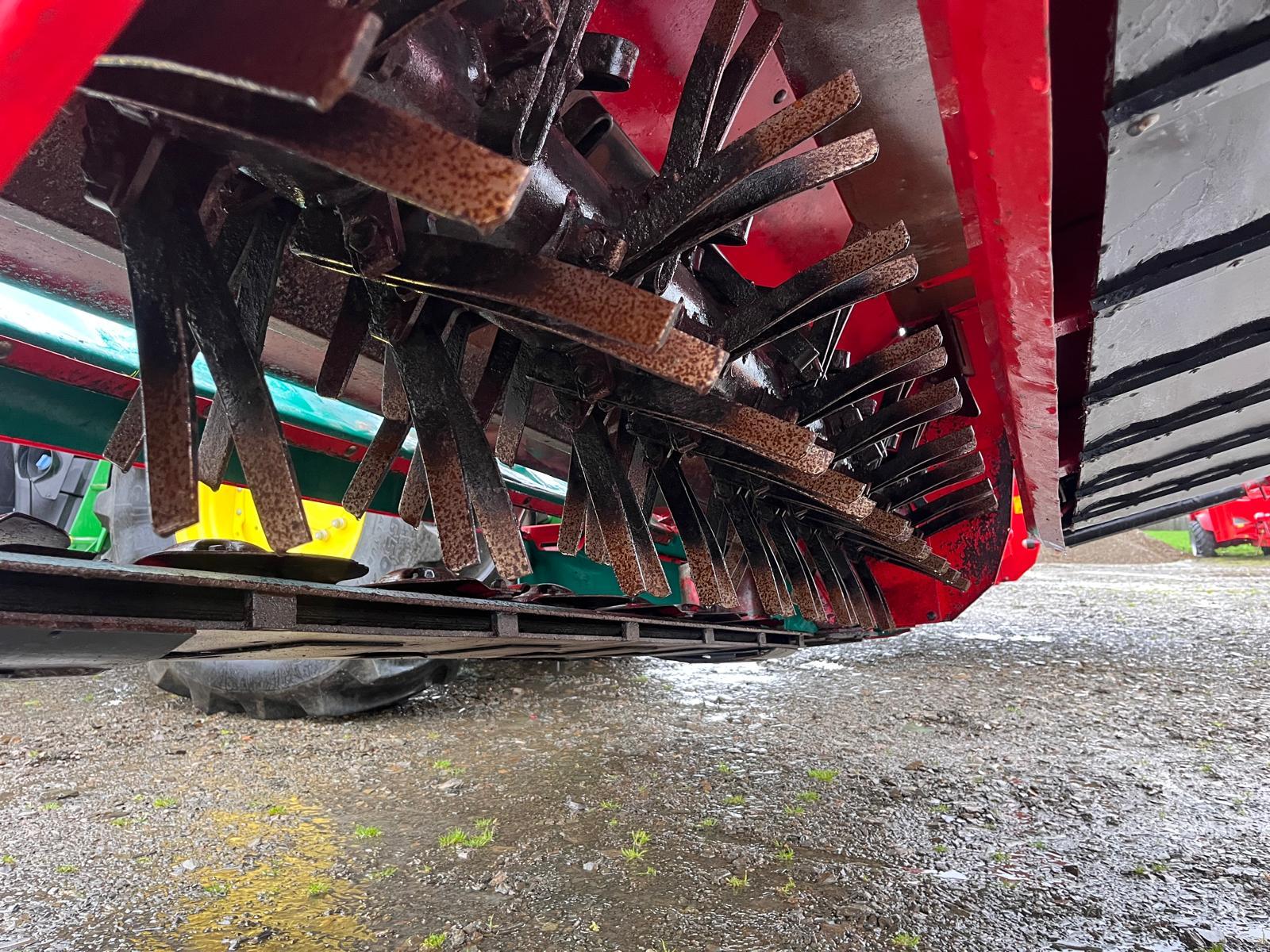 KVERNELAND 3332 FT + 5090 MT BX