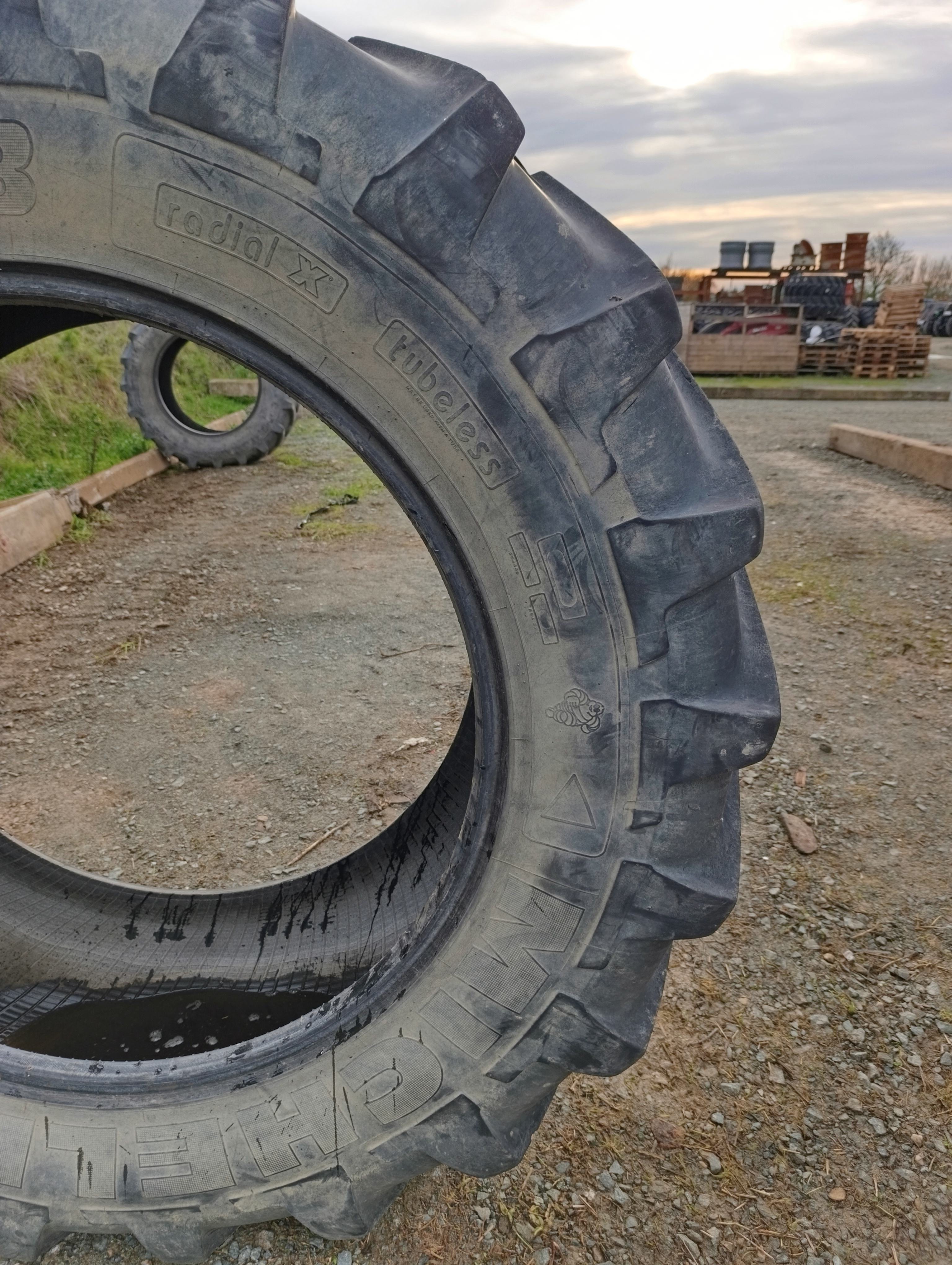 PNEU OCCASION MICHELIN 460/85/38