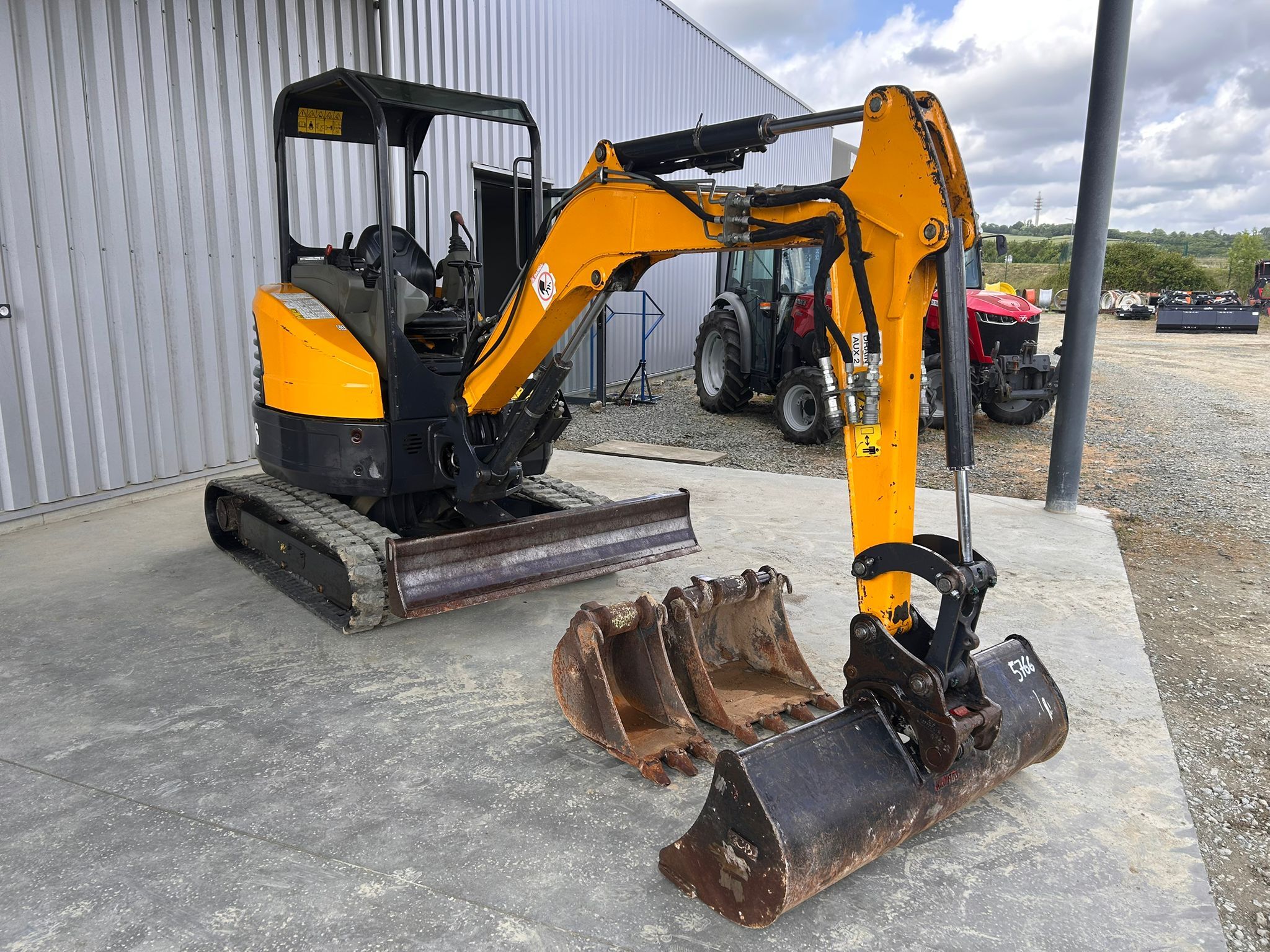 BOBCAT E26