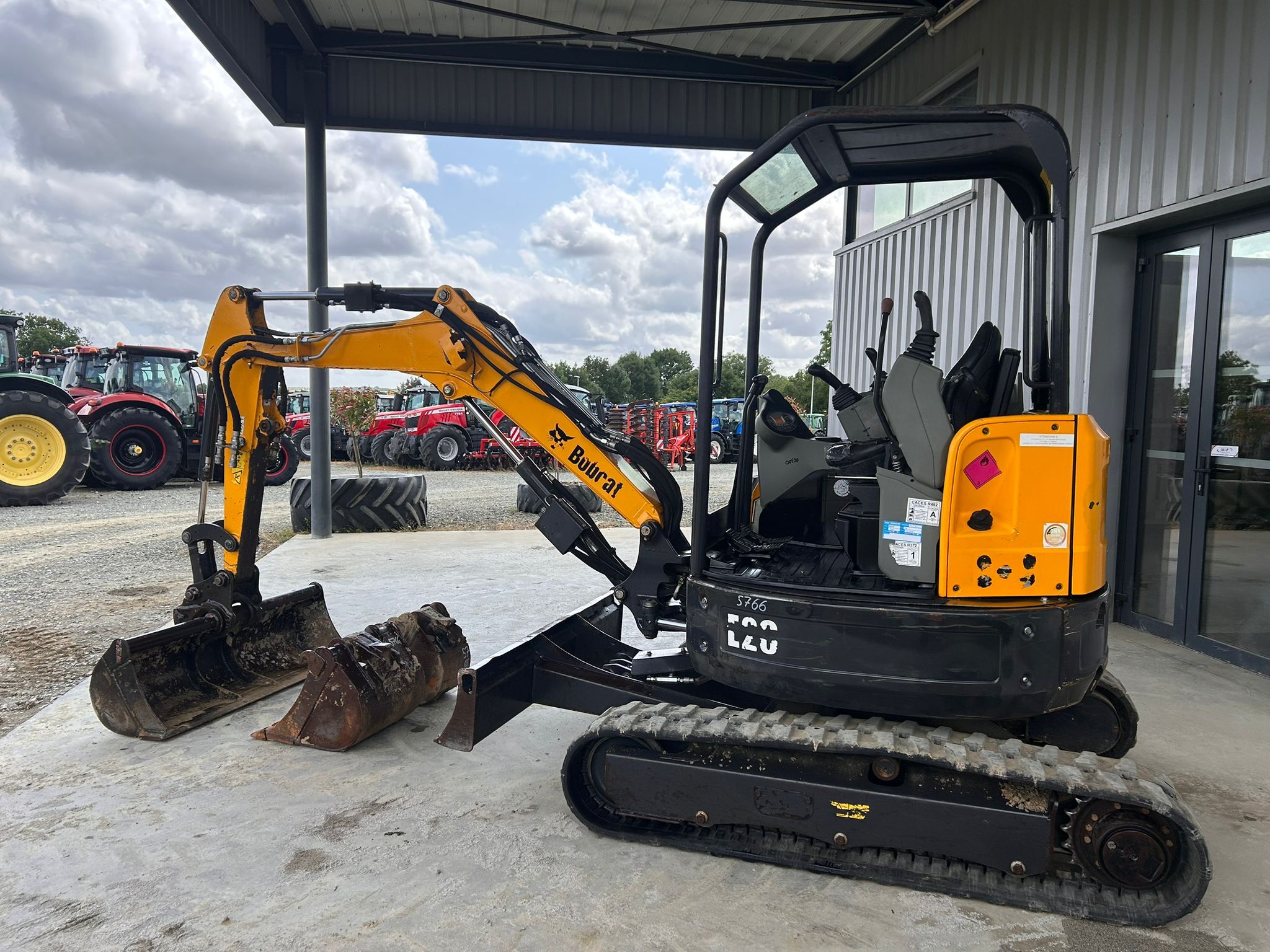BOBCAT E26