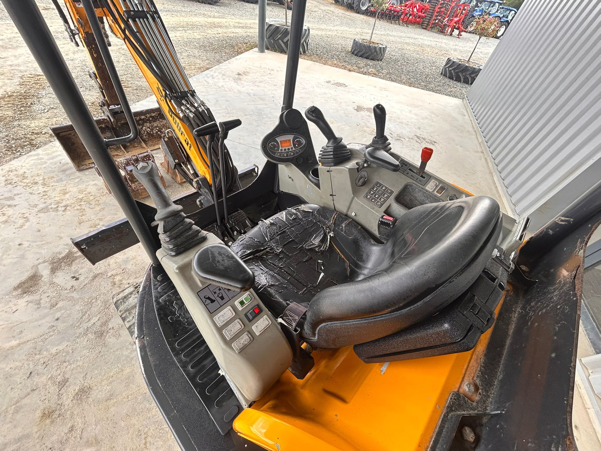 BOBCAT E26