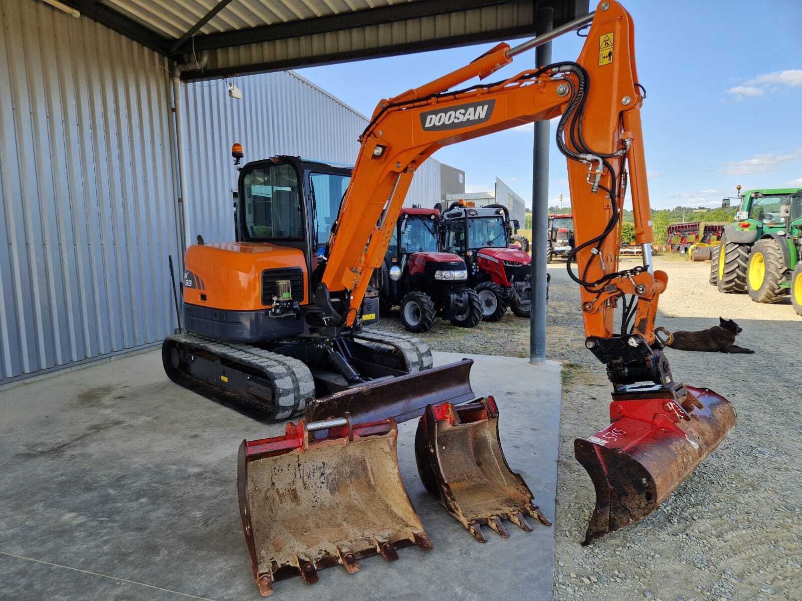DOOSAN DX63-3