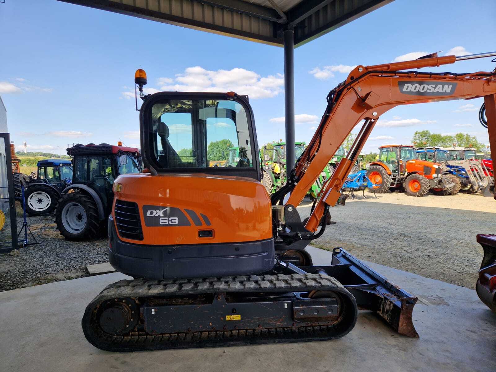 DOOSAN DX63-3
