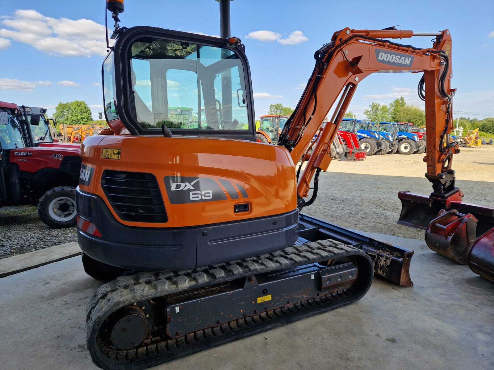 DOOSAN DX63-3