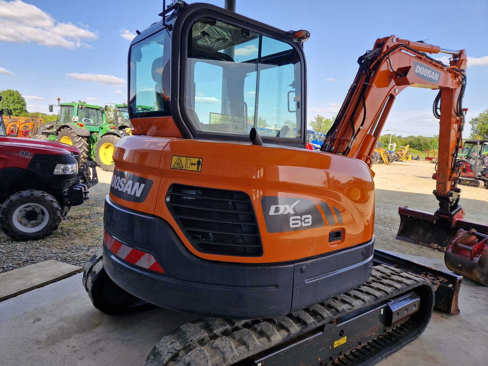 DOOSAN DX63-3
