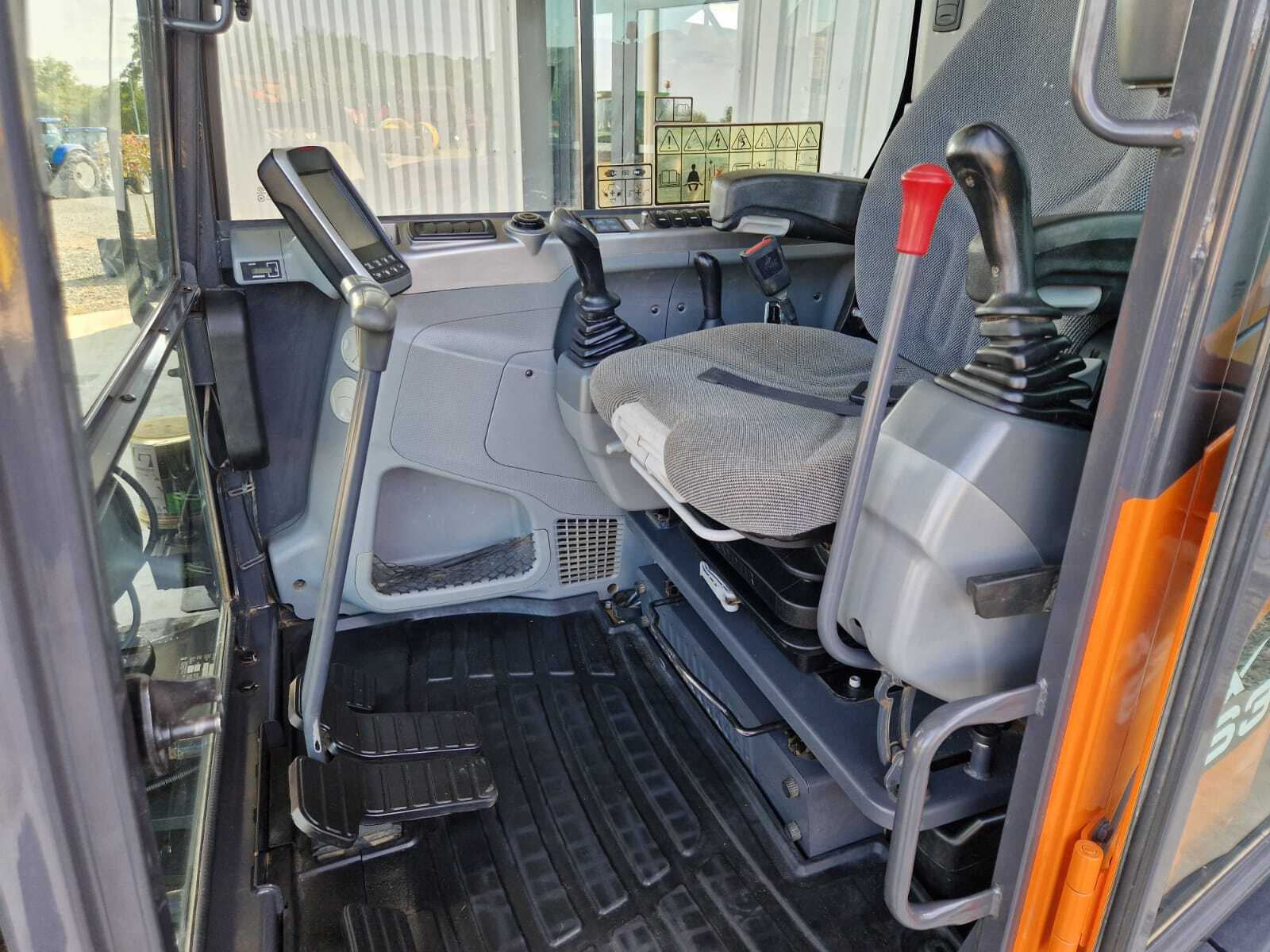 DOOSAN DX63-3