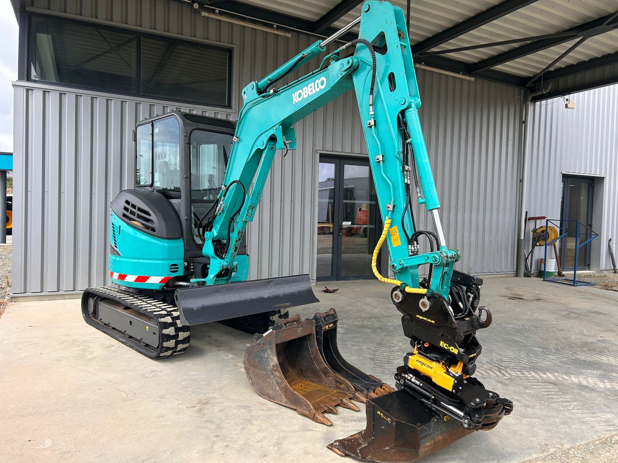 KOBELCO SK30SR2 + ENGCON