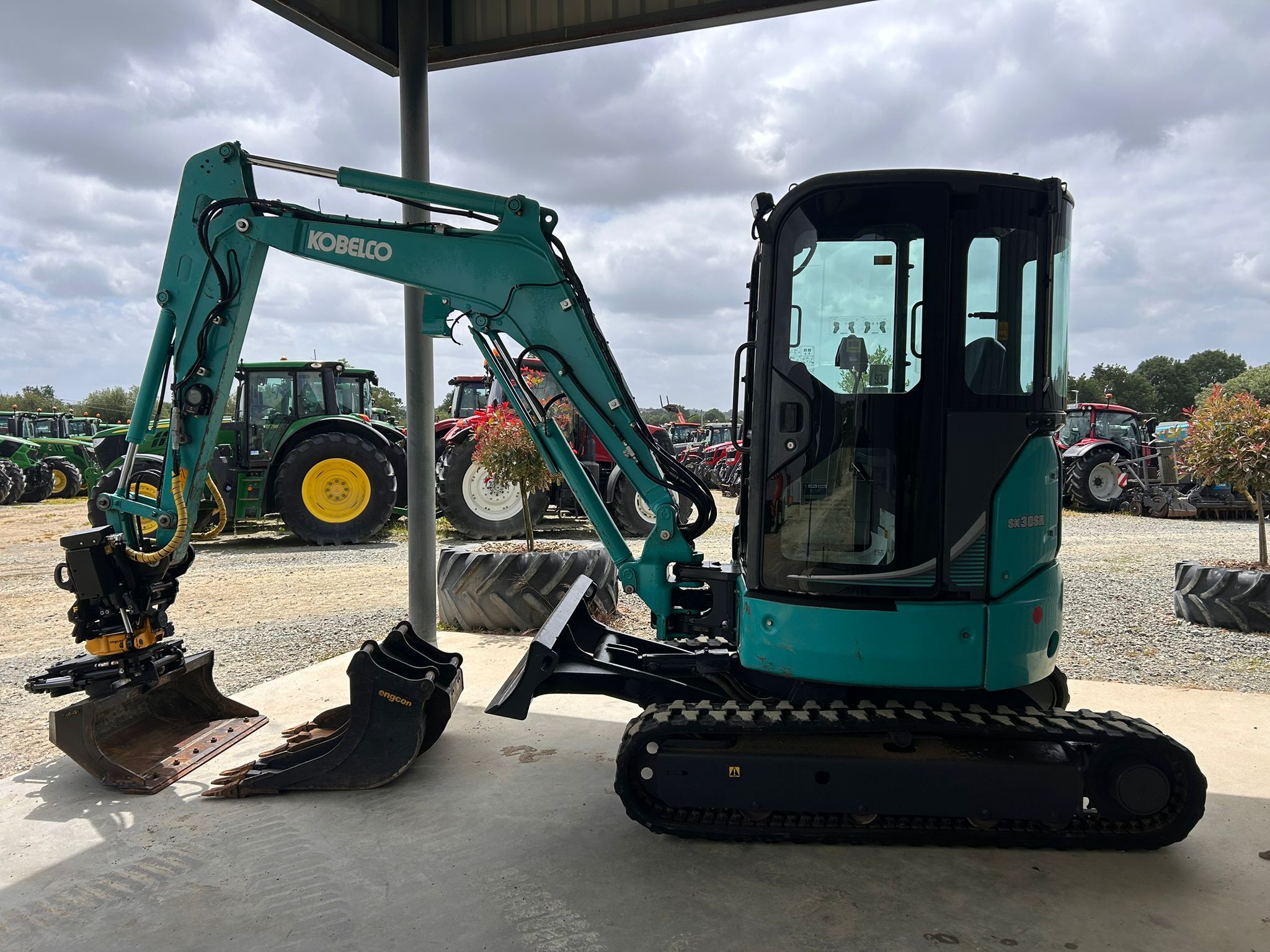 KOBELCO SK30SR2 + ENGCON