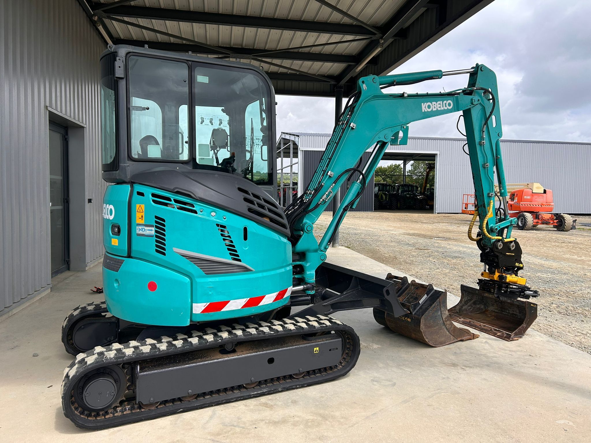 KOBELCO SK30SR2 + ENGCON