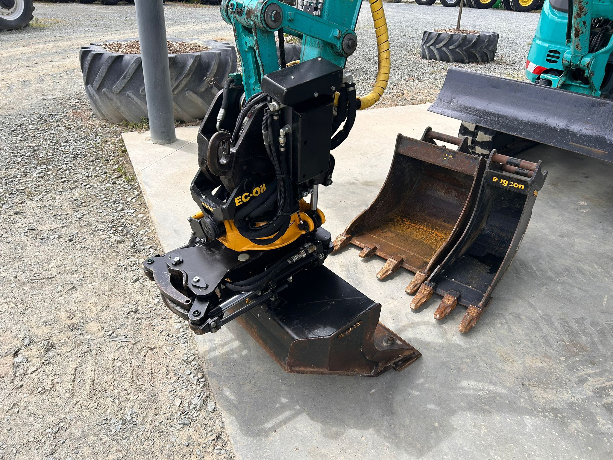 KOBELCO SK30SR2 + ENGCON