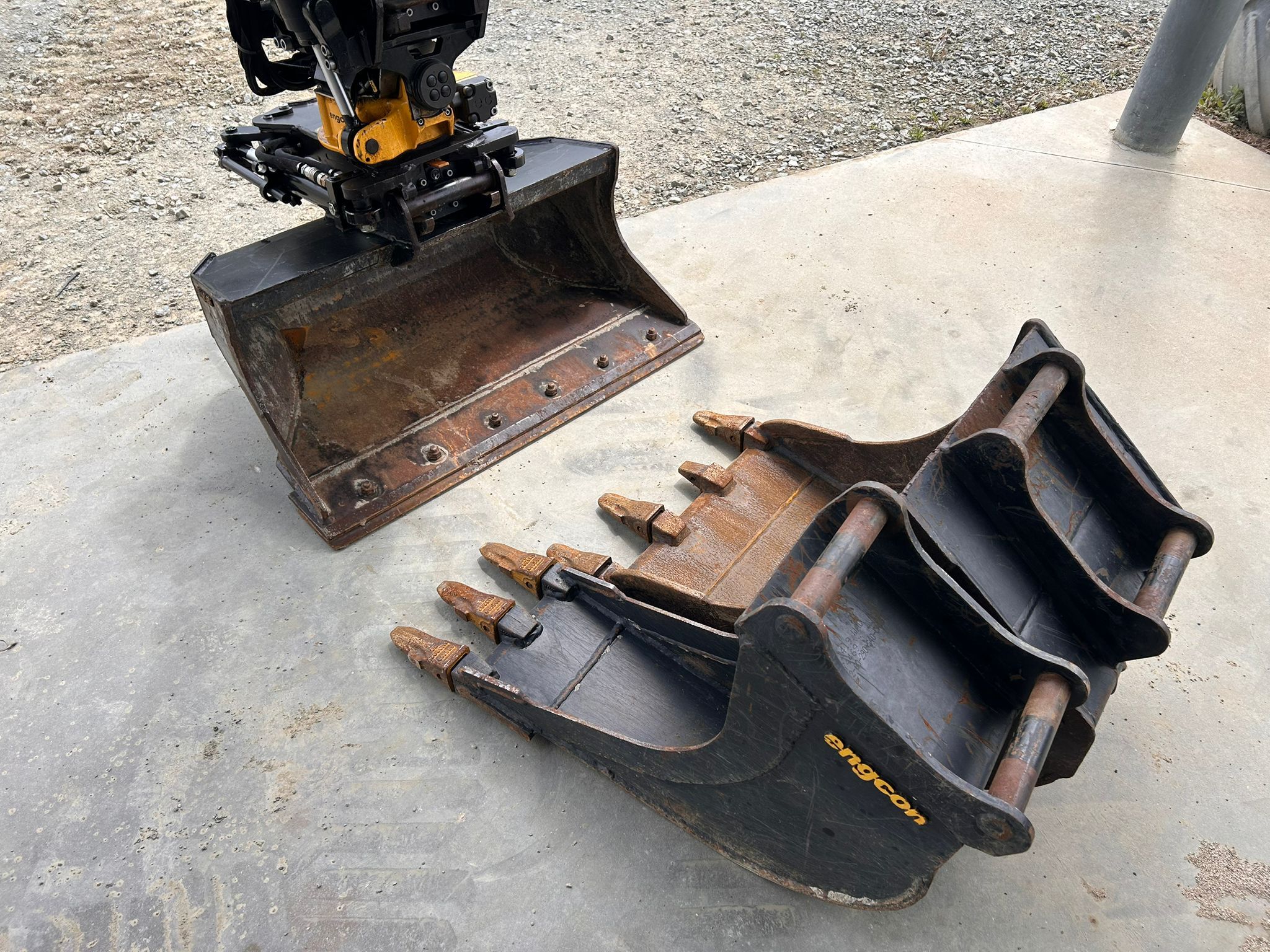 KOBELCO SK30SR2 + ENGCON