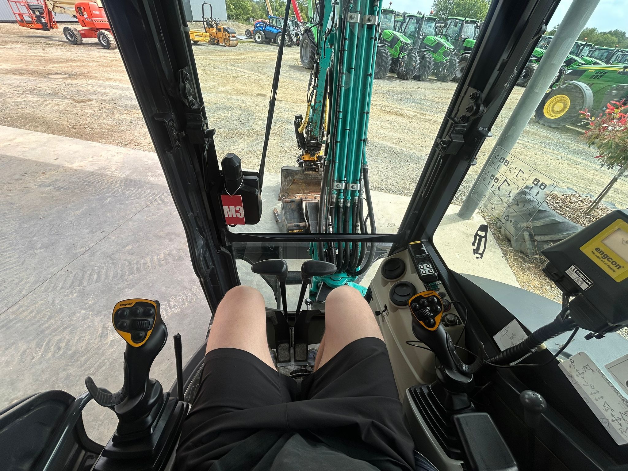 KOBELCO SK30SR2 + ENGCON