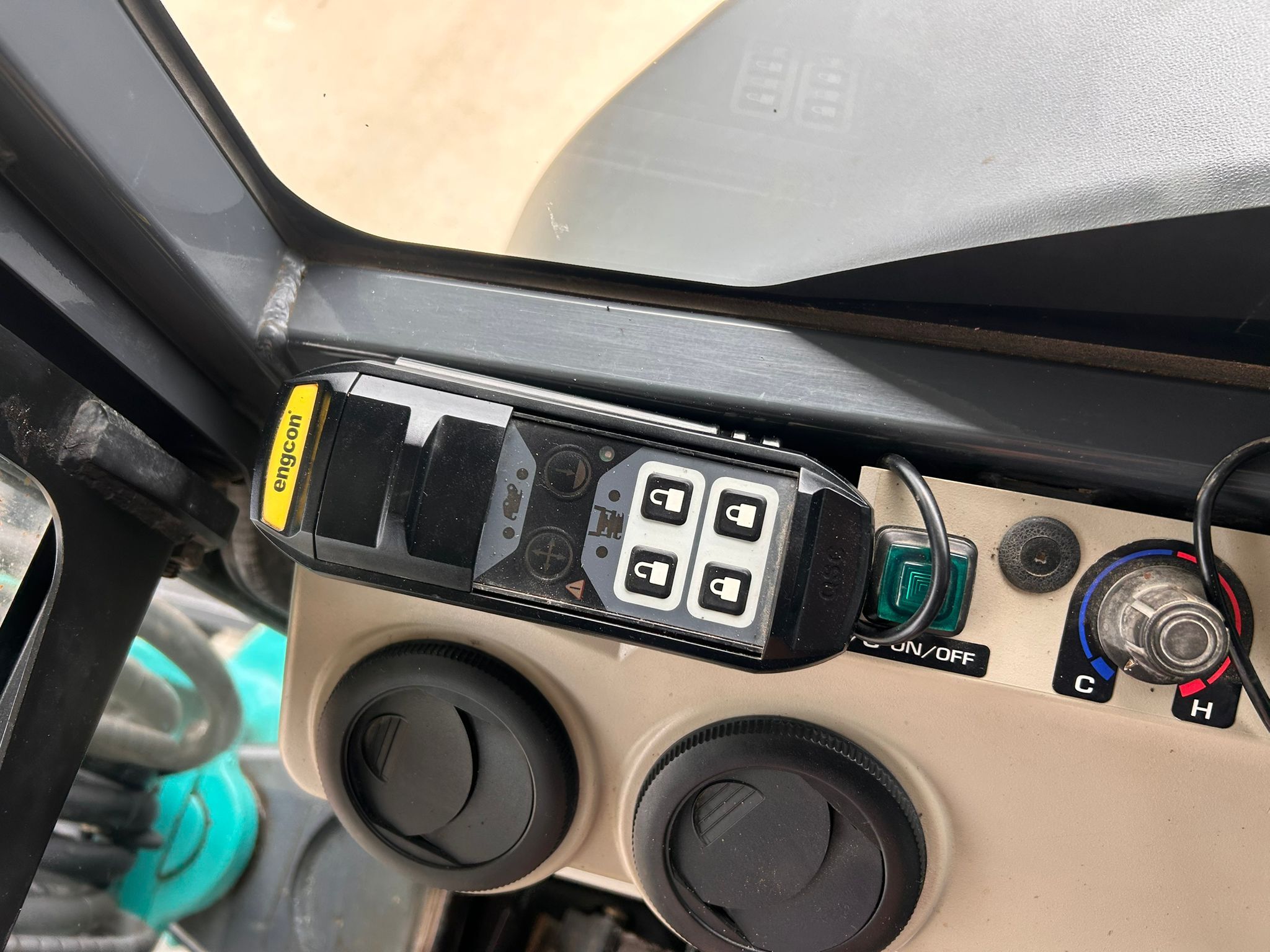 KOBELCO SK30SR2 + ENGCON