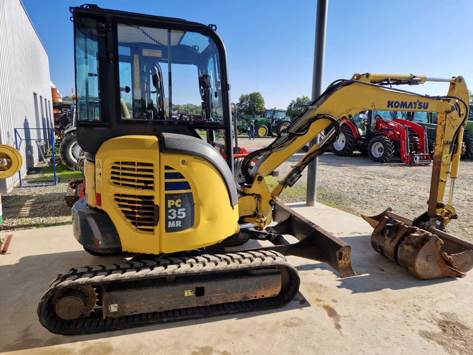 KOMATSU PC35MR