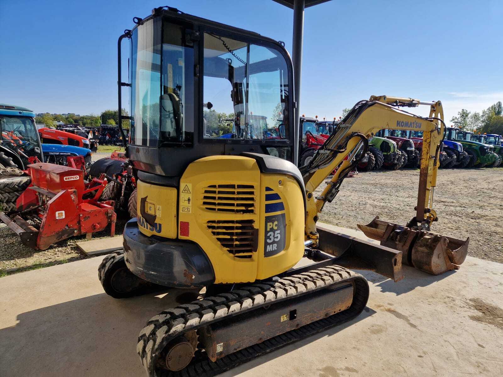 KOMATSU PC35MR