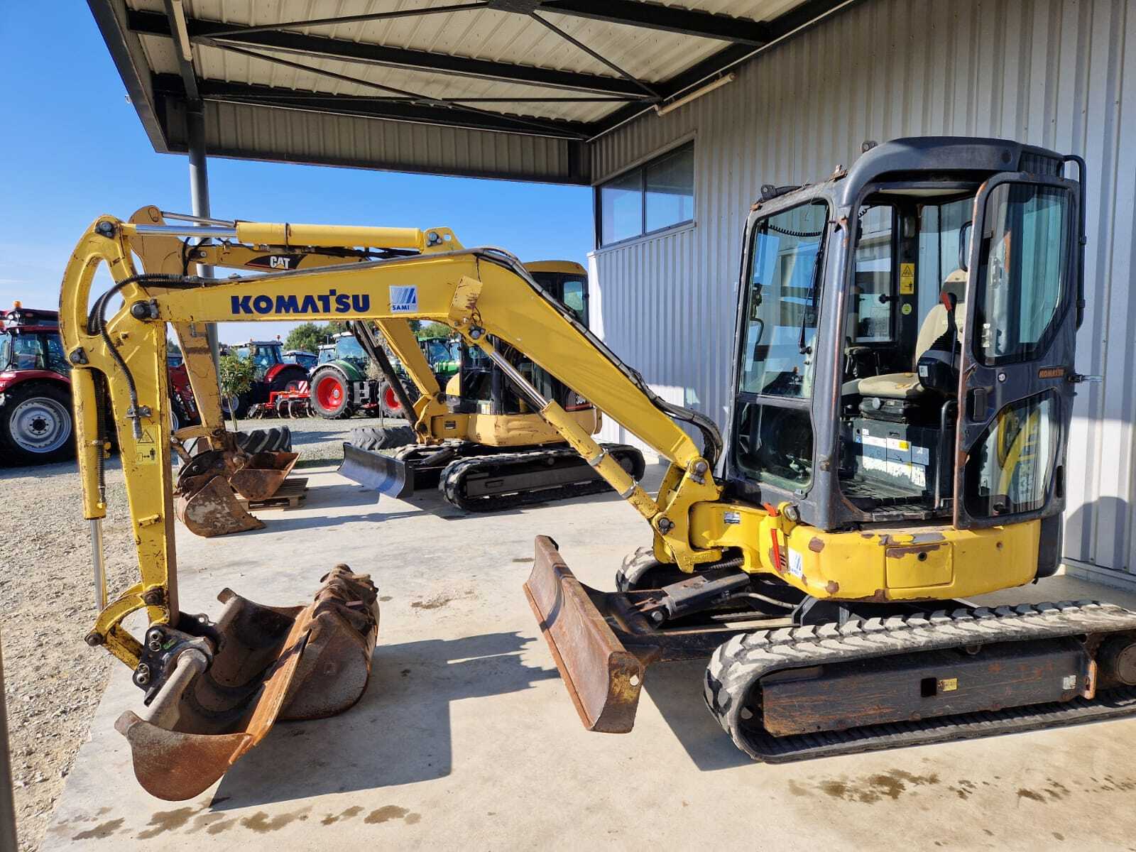 KOMATSU PC35MR
